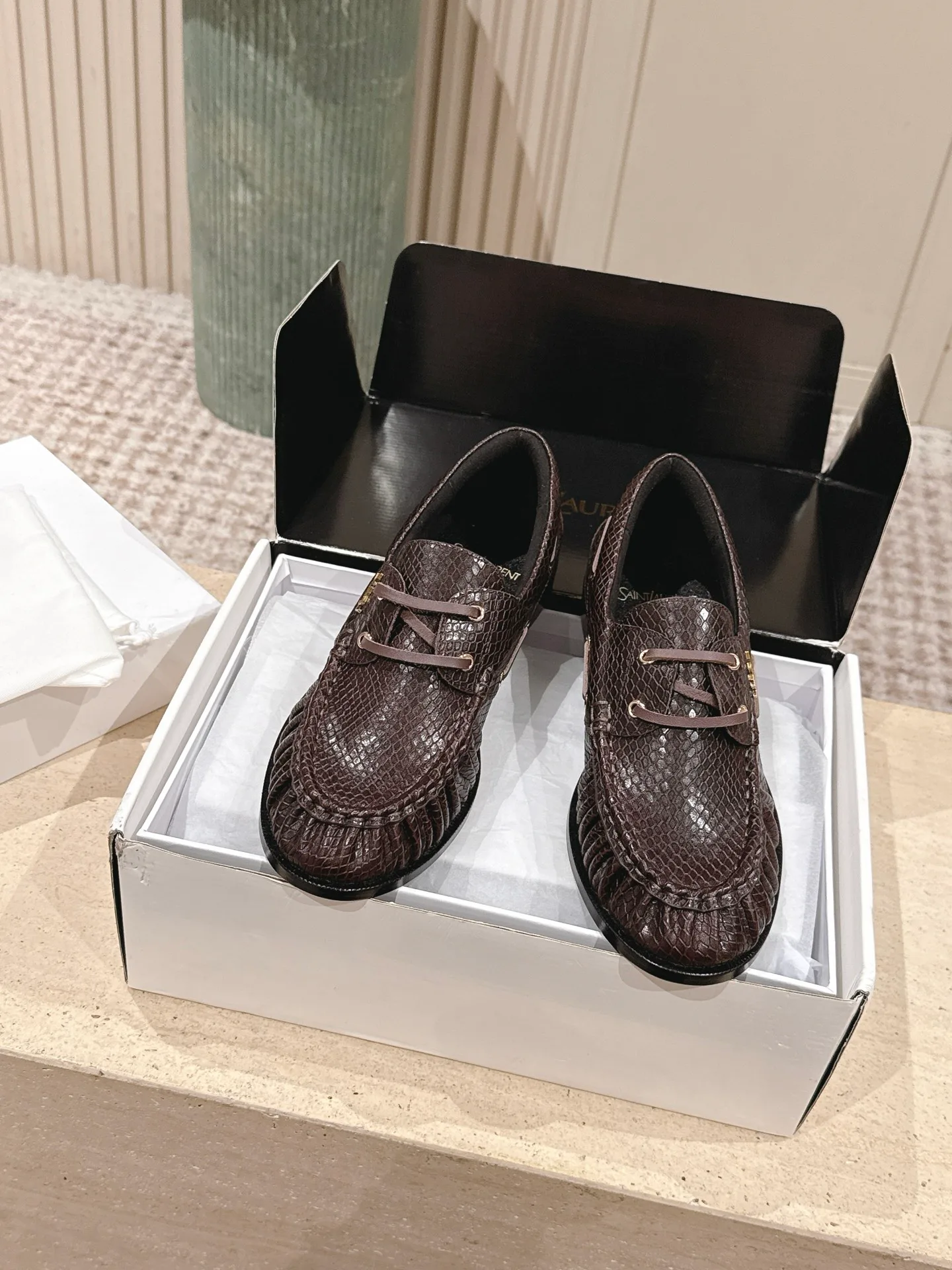 Women's Loafers And Moccasins SAINT LAURENT 18092252