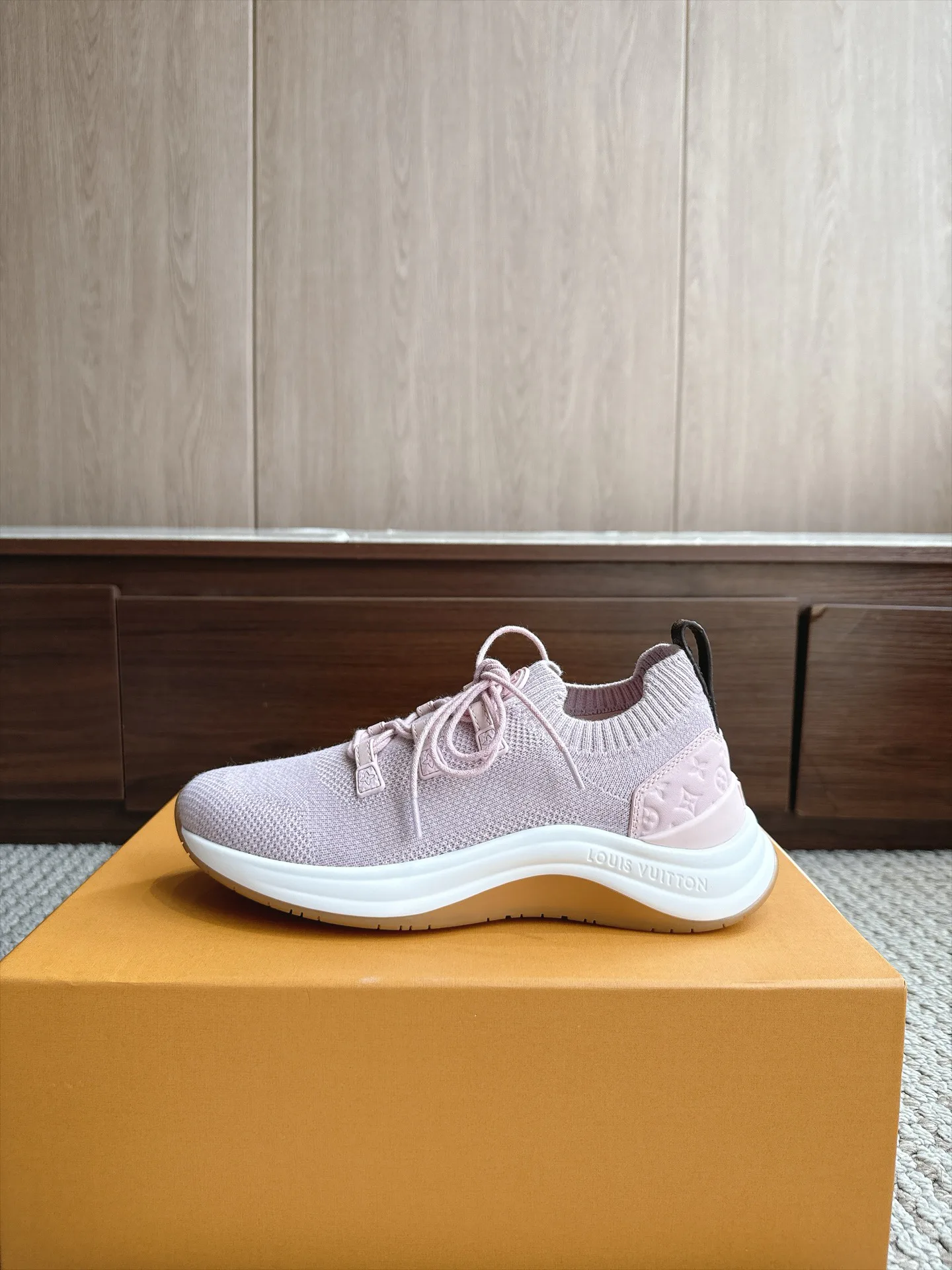 Men's Sneakers LOUIS VUITTON 18333244