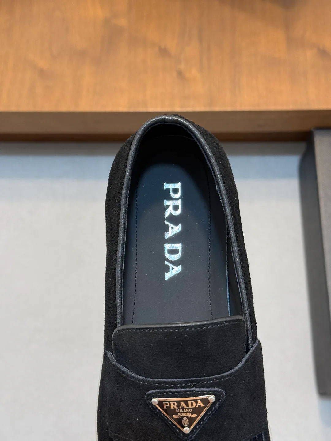 Men's Loafers And Dress Shoes PRADA 18100288