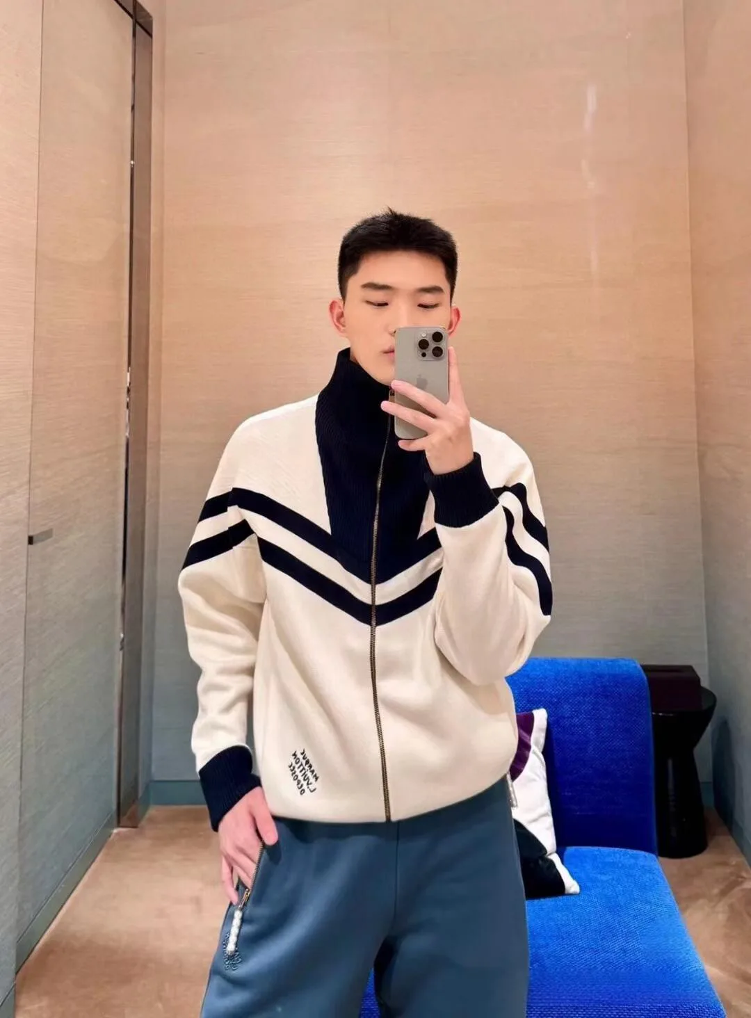 Men's Jackets And Down Jackets LOUIS VUITTON 18529364
