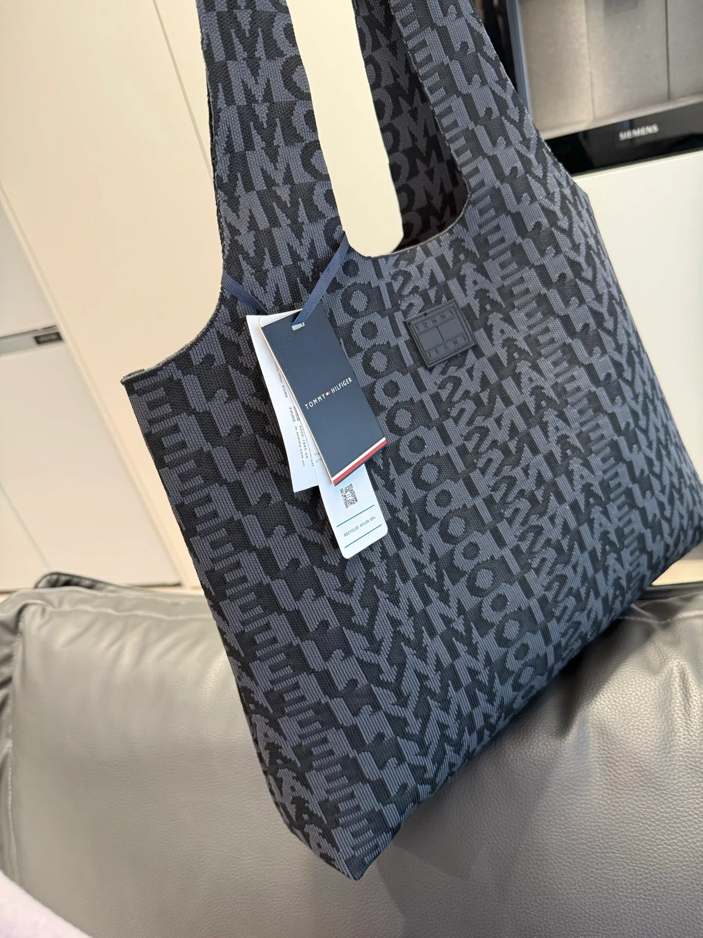 Women's Classic Handbags TOMMY HILFIGER 17184078