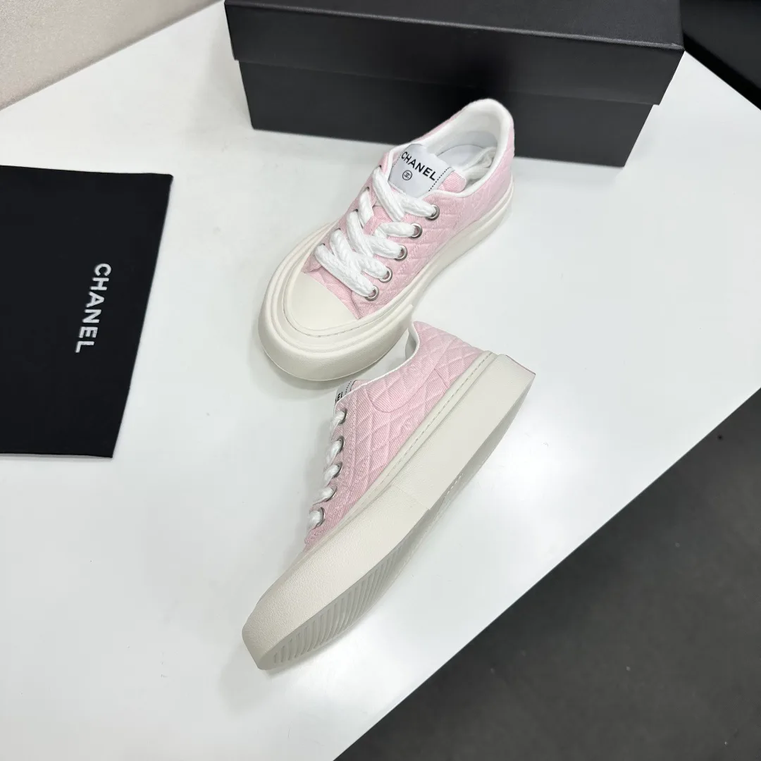 Women's Sneakers CHANEL 17825114