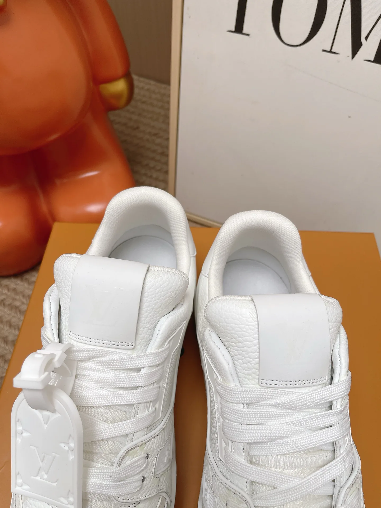 Women's Sneakers LOUIS VUITTON 17785309