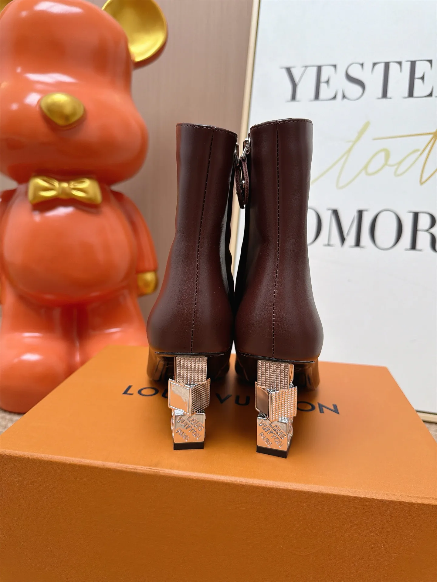 Women's Booties LOUIS VUITTON 18239715