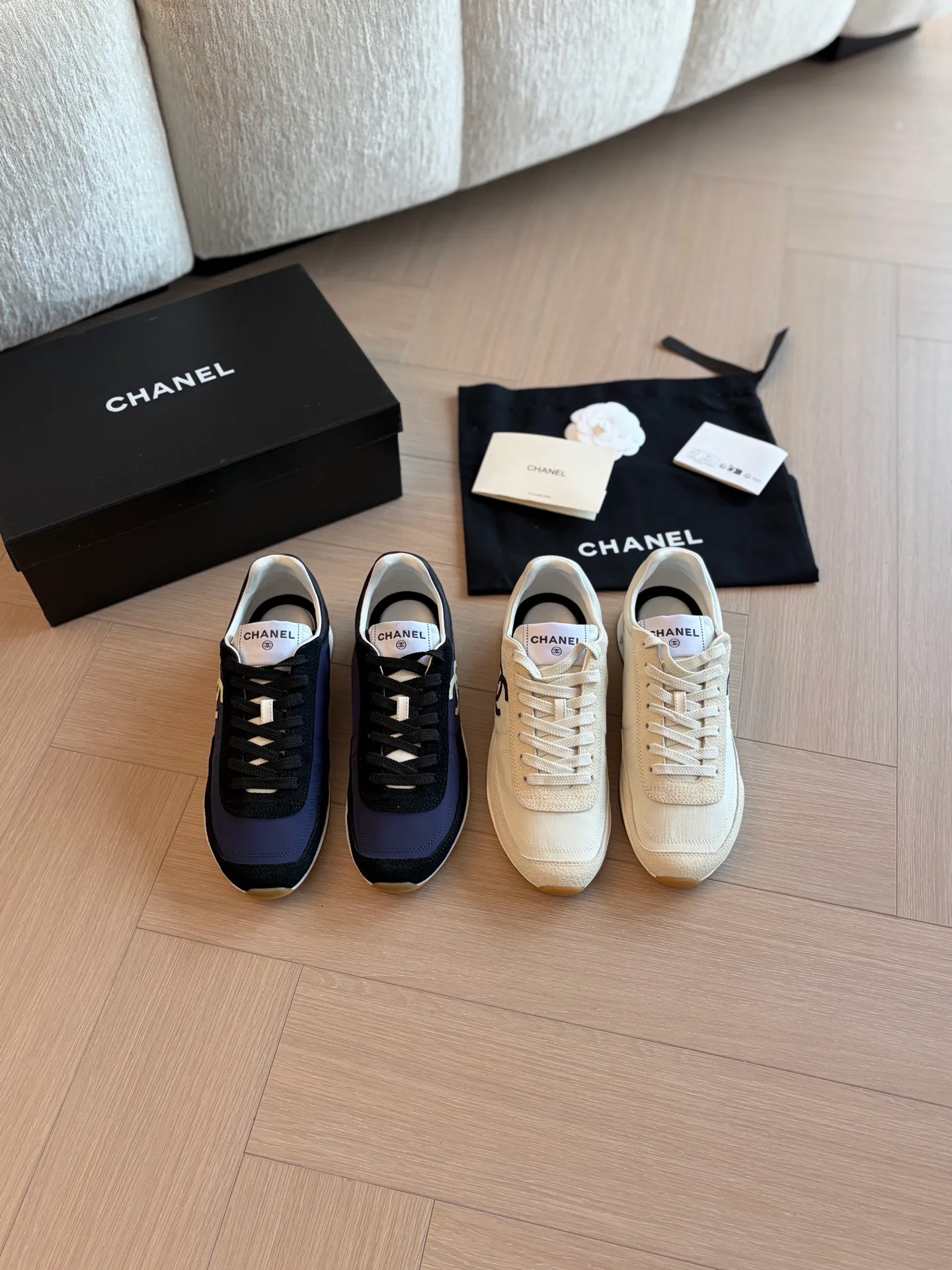 Women's Sneakers CHANEL 18063706