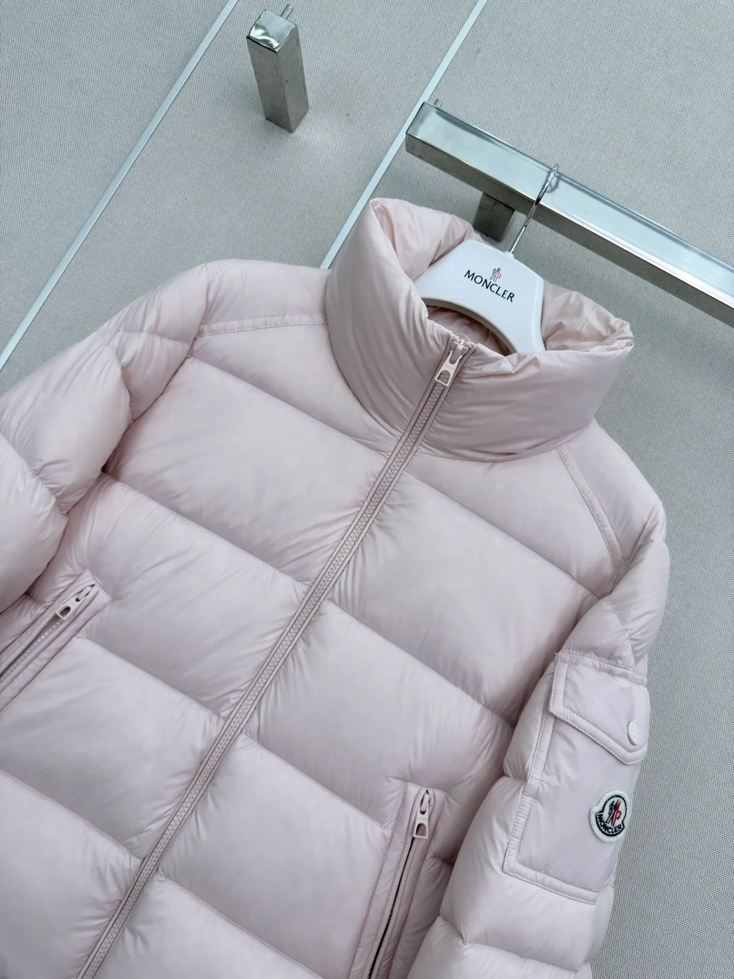 Women's Jackets And Down Jackets MONCLER 18439409