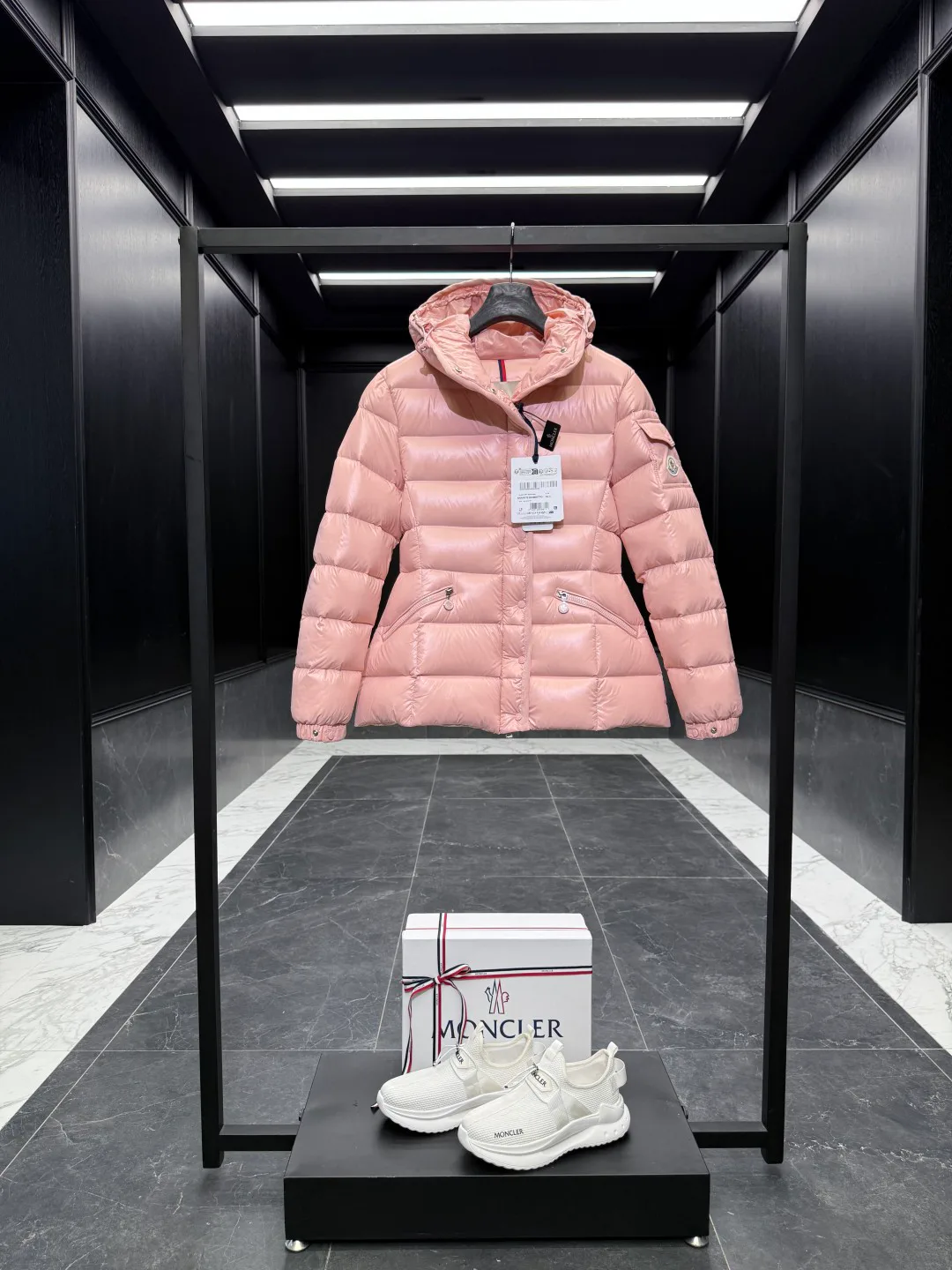Men's Jackets And Down Jackets MONCLER 18492198