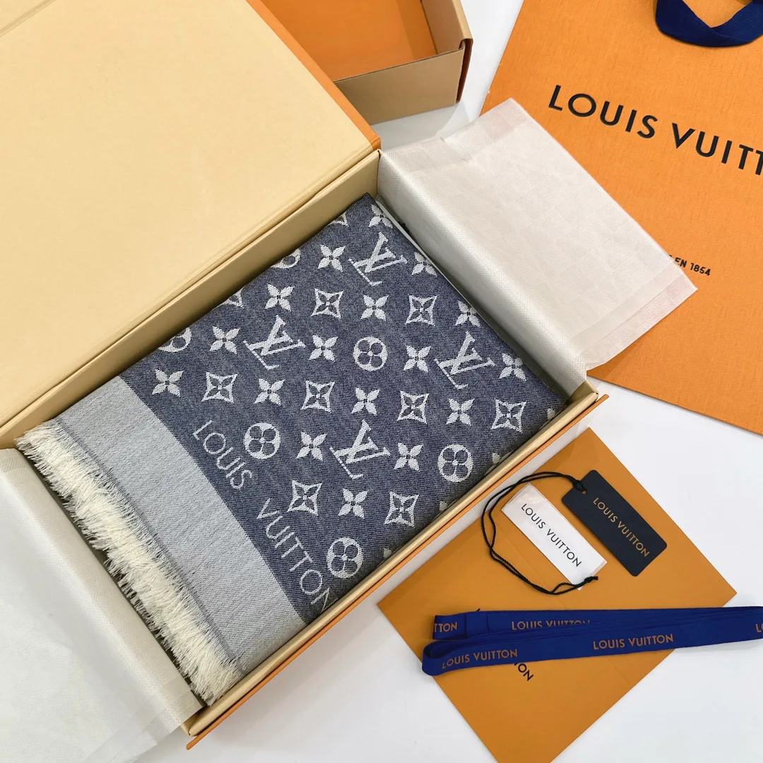Scarves LOUIS VUITTON 17805235
