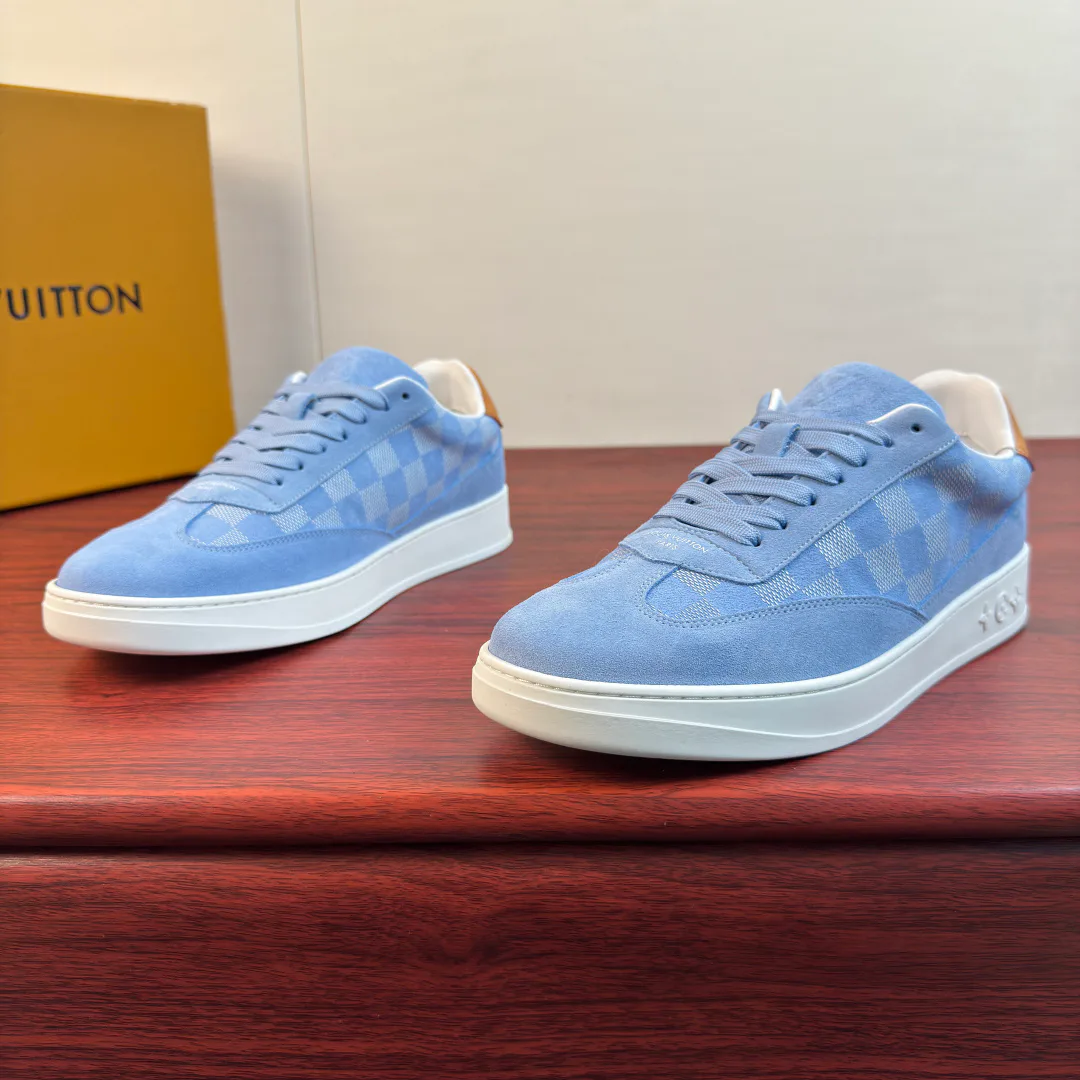 Men's Sneakers LOUIS VUITTON 18243543