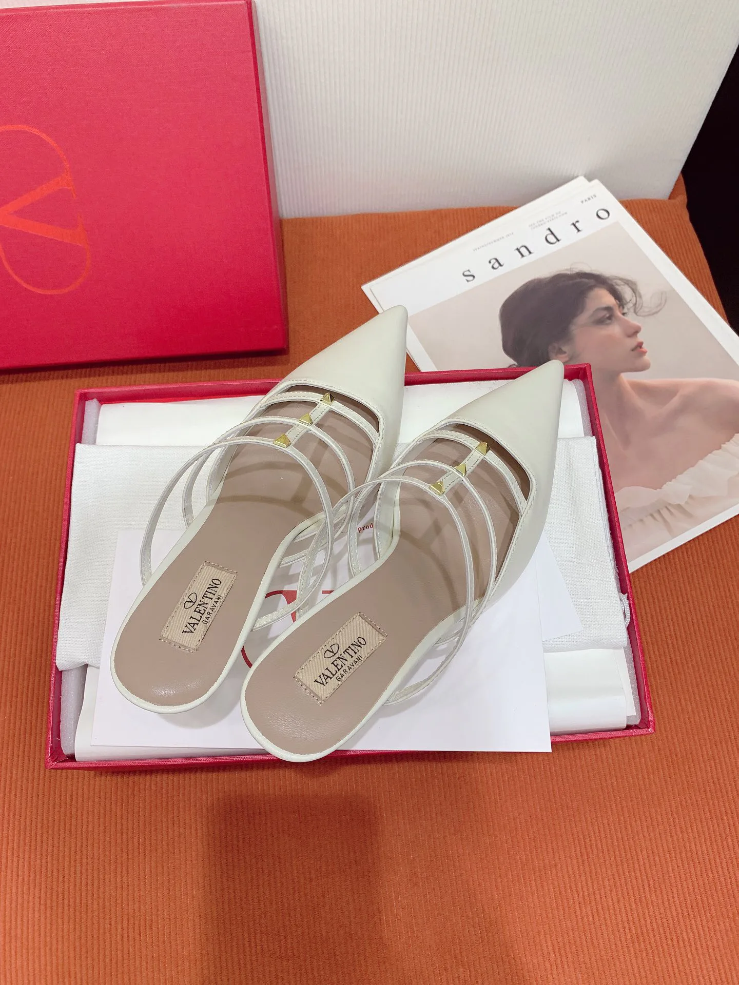 Women's Mules And Clogs VALENTINO 17963051