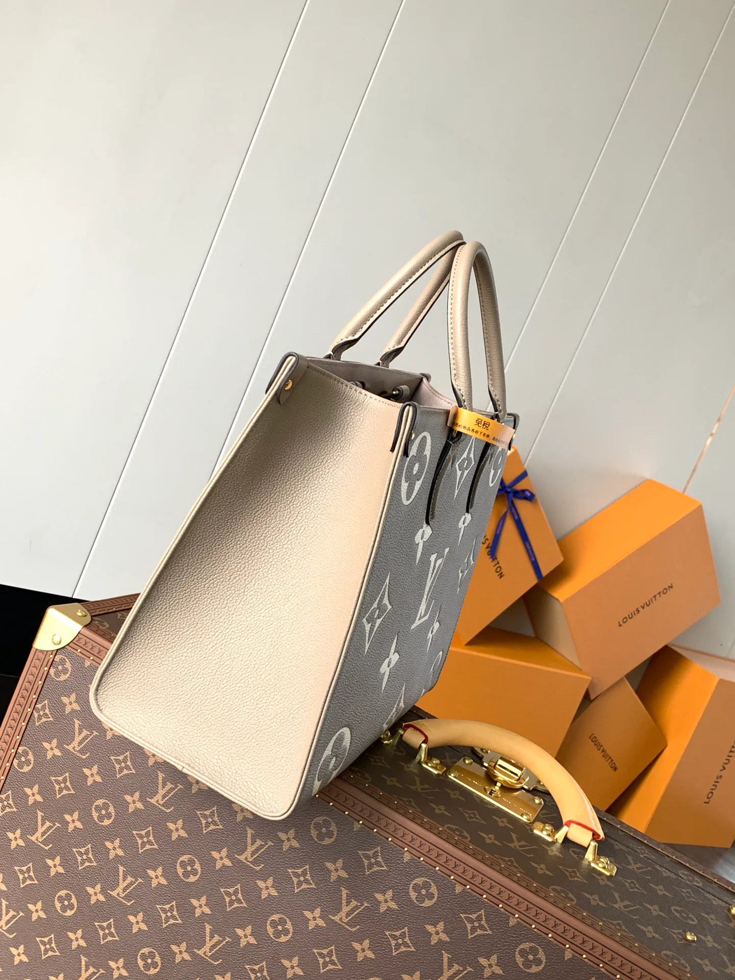 Women's Classic Handbags LOUIS VUITTON 18148126
