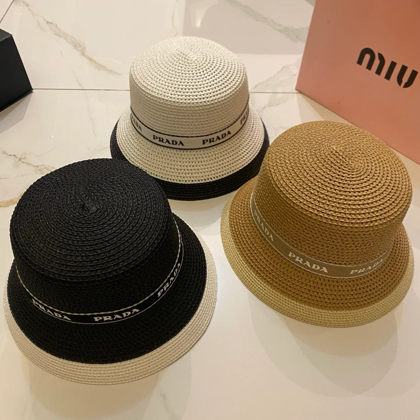 Hats PRADA 17498291