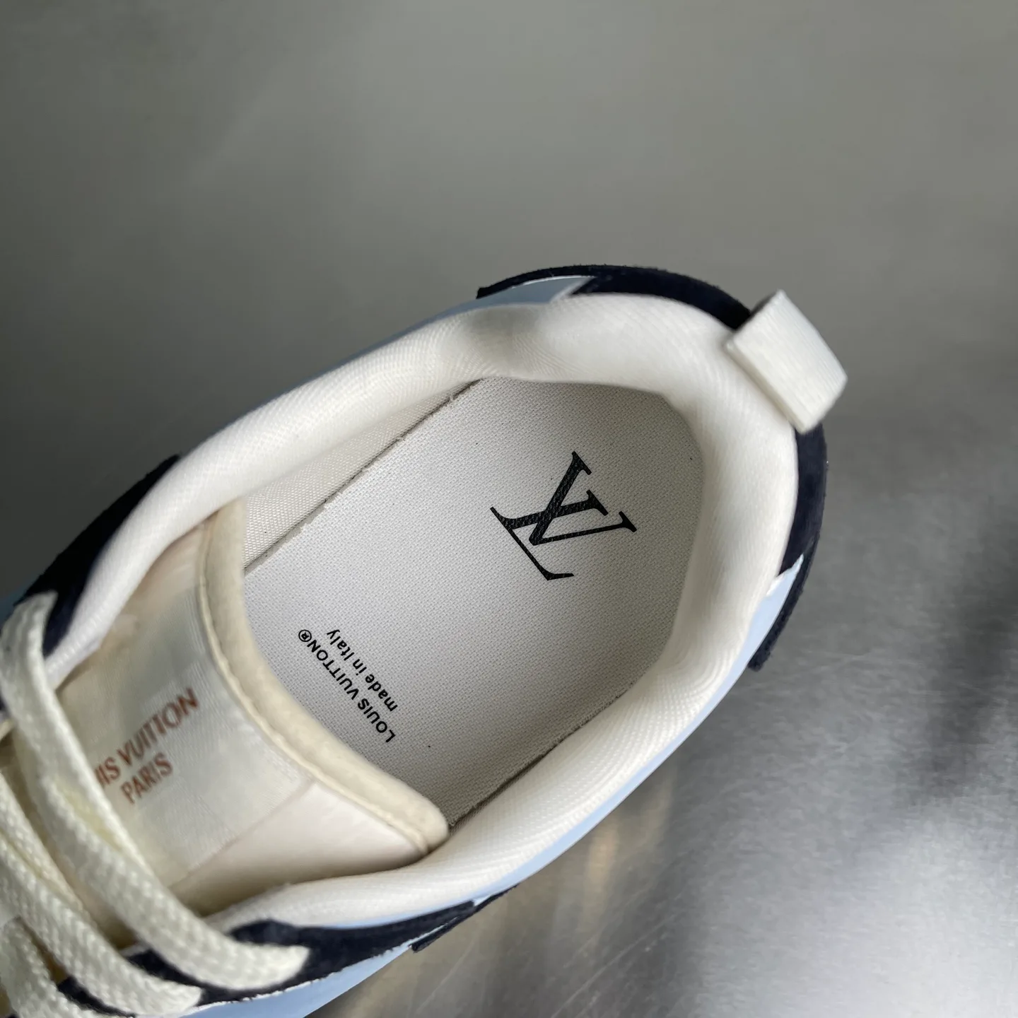 Men's Sneakers LOUIS VUITTON 17818958