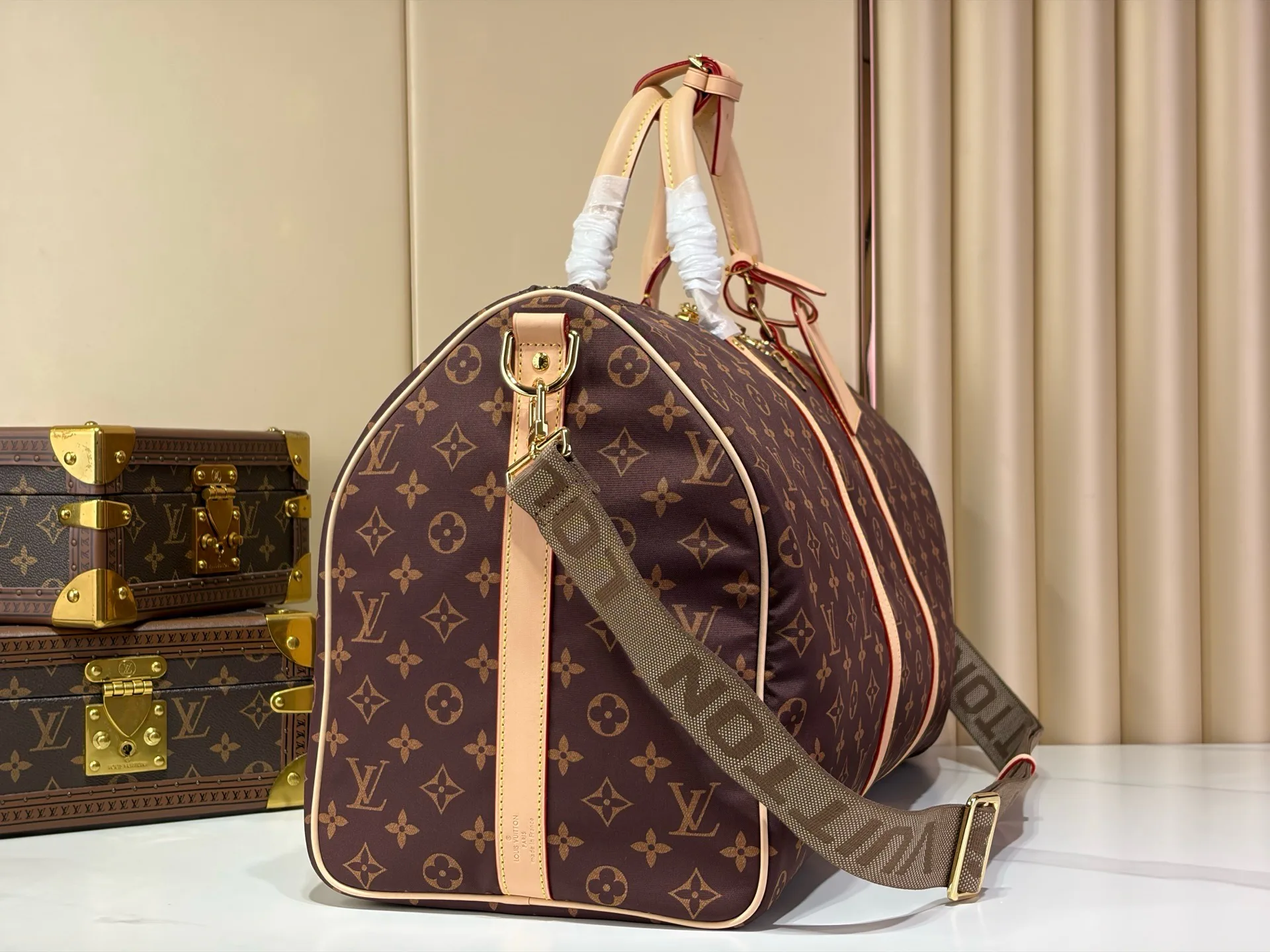 Women's Travel Bags LOUIS VUITTON 18240343