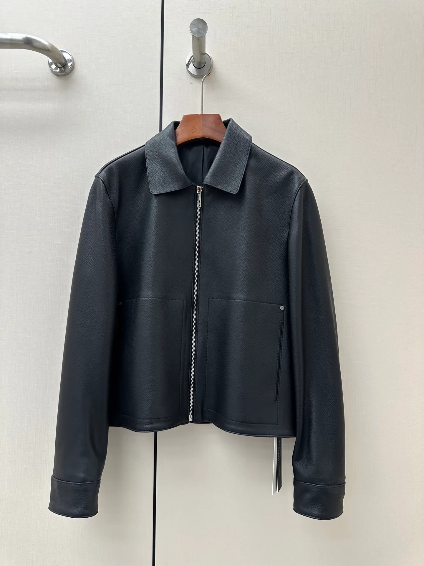 Women's Leather Jackets And Sheepskin Coats HERMES 18060882