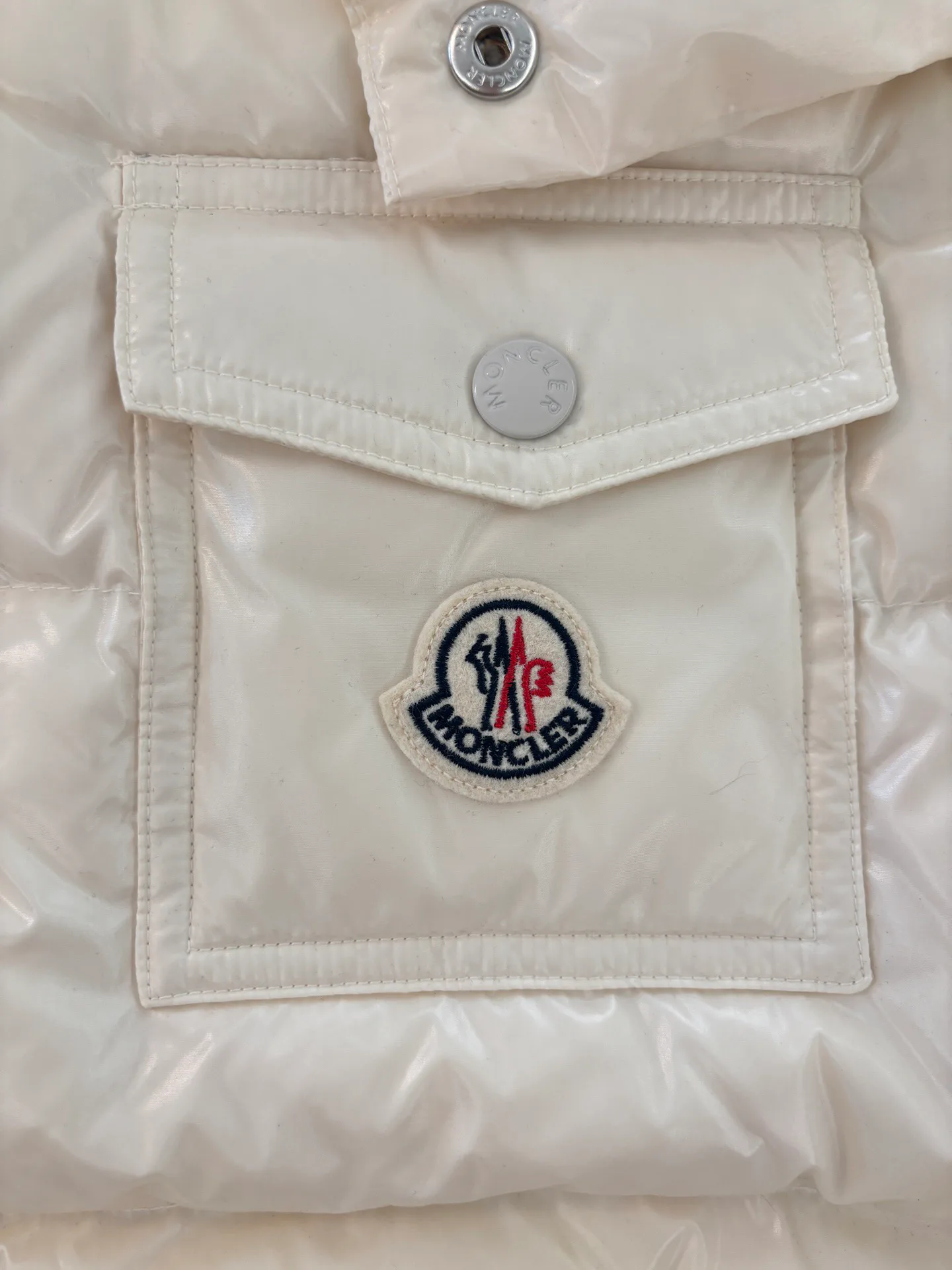 Women's Jackets And Down Jackets MONCLER 18468705