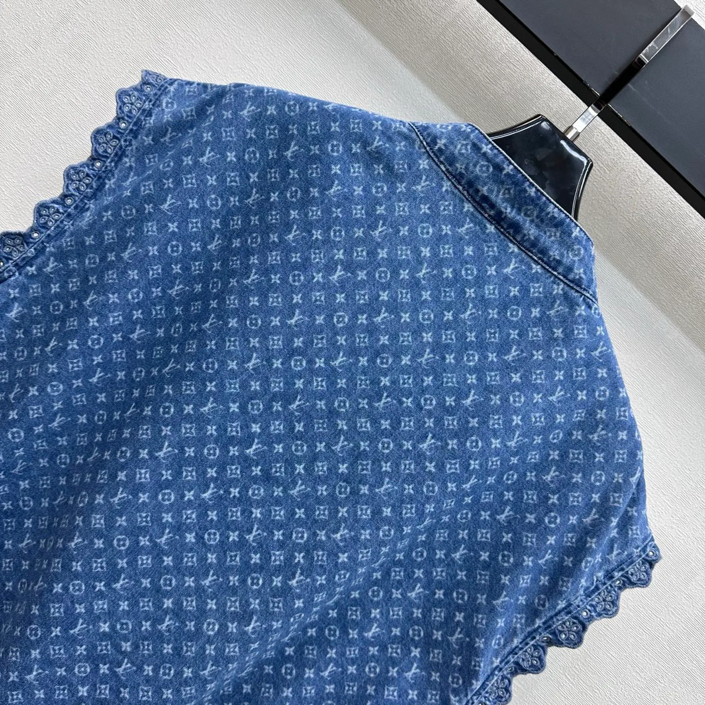 Women's Vests LOUIS VUITTON 17638634