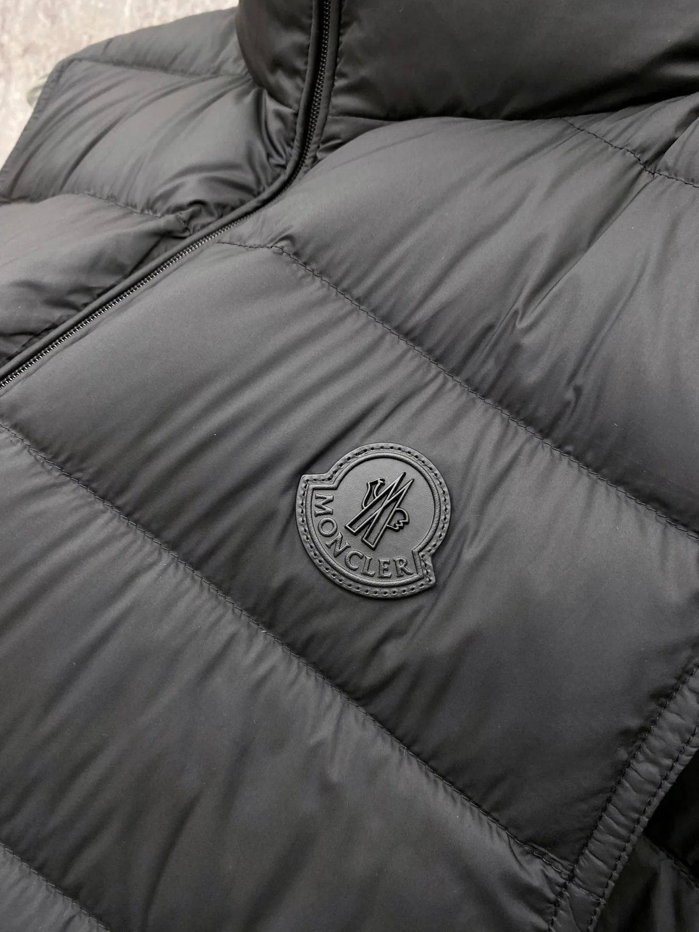Жилеты Мужские Moncler 18596392