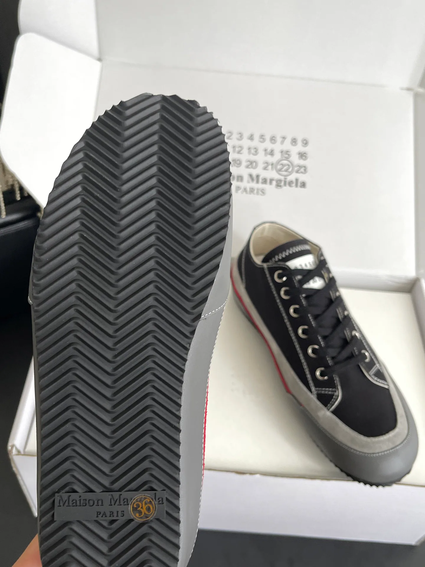 Women's Sneakers MAISON MARGIELA 17554410