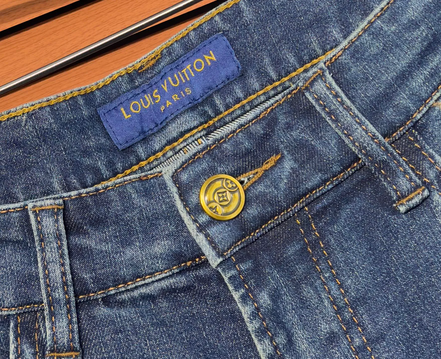 Men's Jeans LOUIS VUITTON 18098303