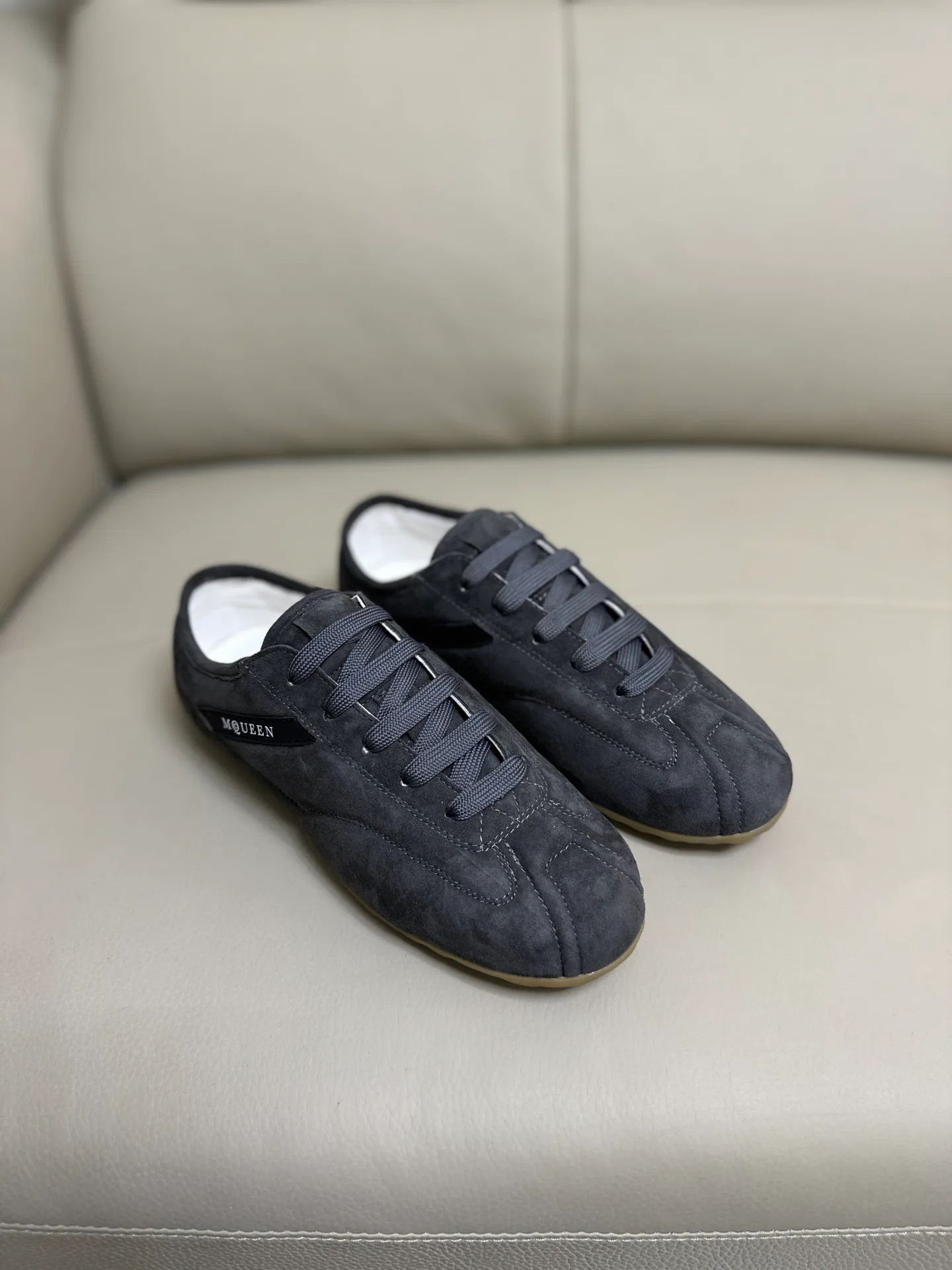Кроссовки Женские Alexander Mcqueen 18616728