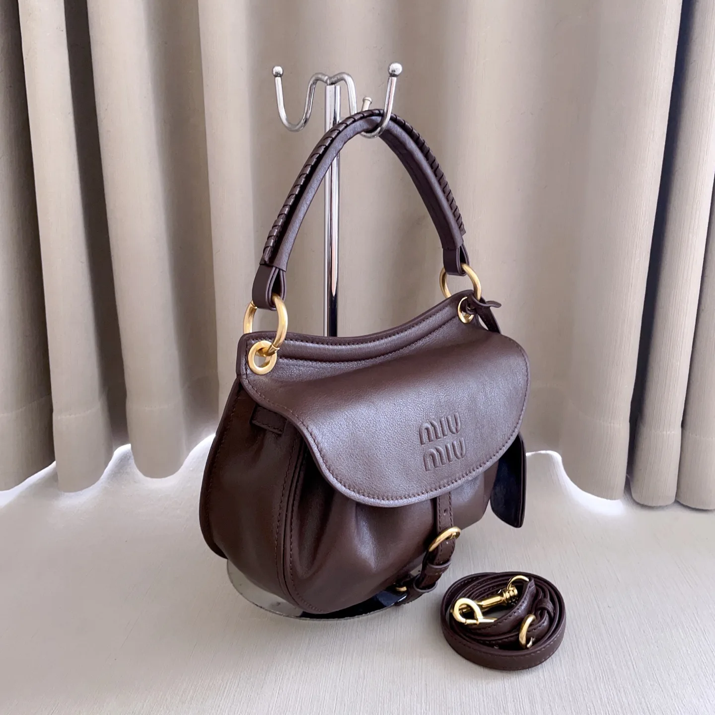 Классические Сумки Женские Miu Miu 18602472