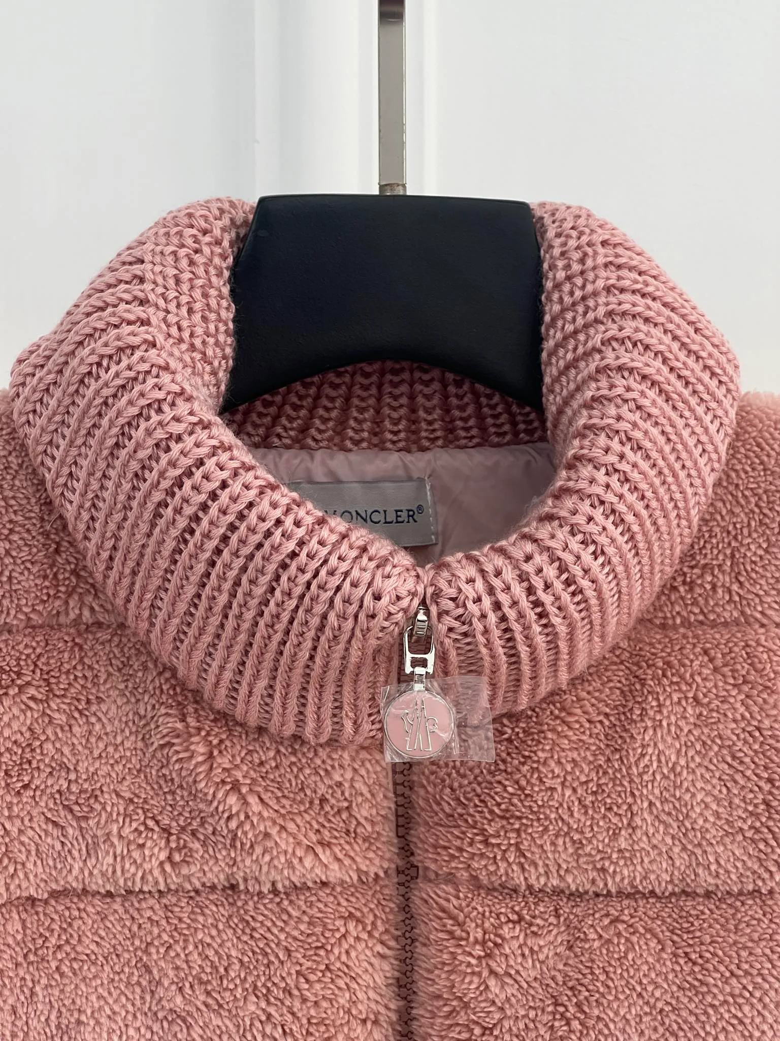 Women's Jackets And Down Jackets MONCLER 18416245