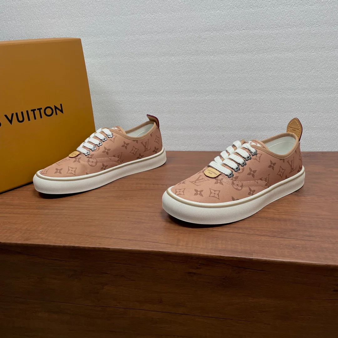 Кроссовки Мужские Louis Vuitton 18626476