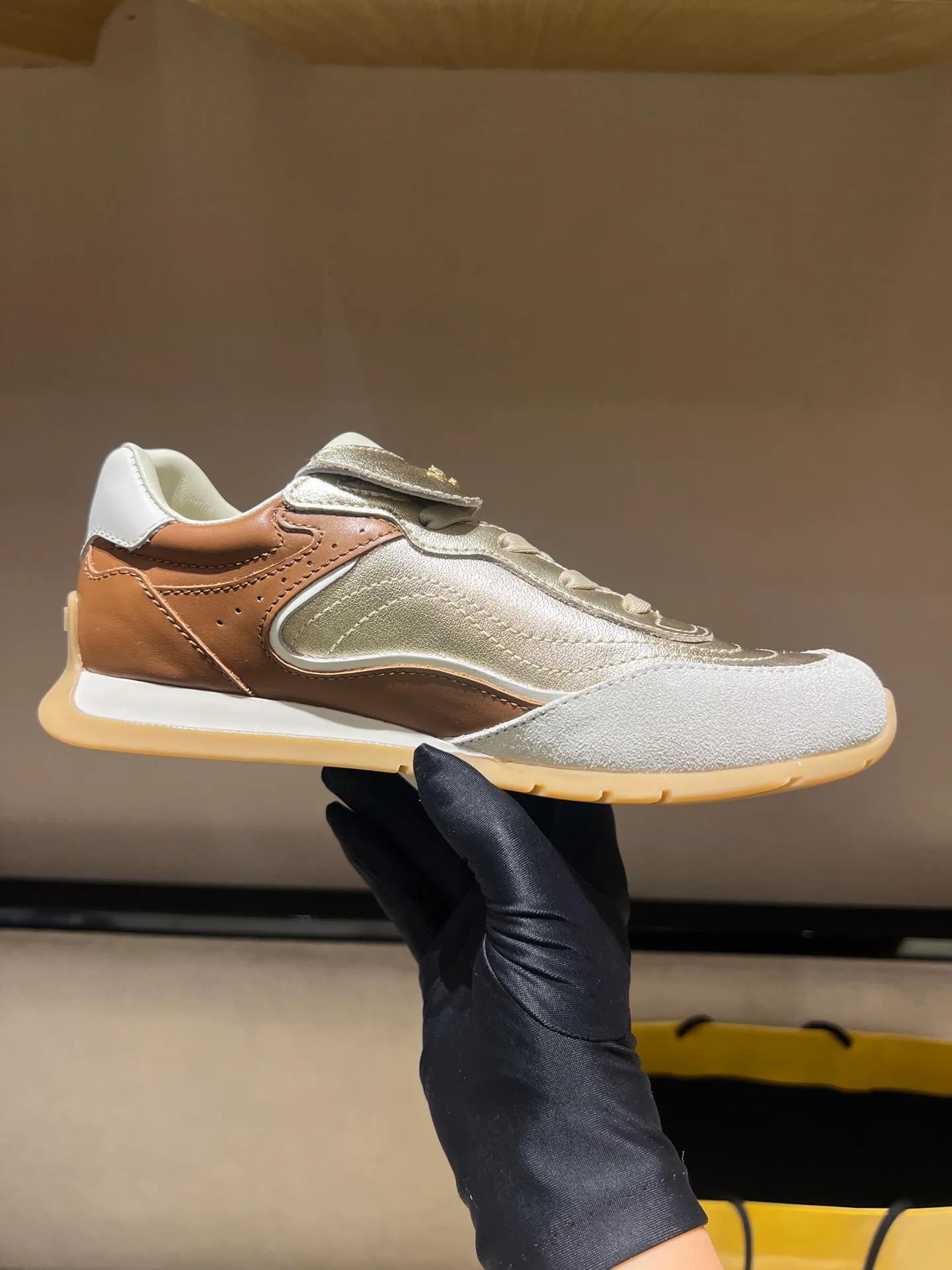 Women's Sneakers FENDI 18020722