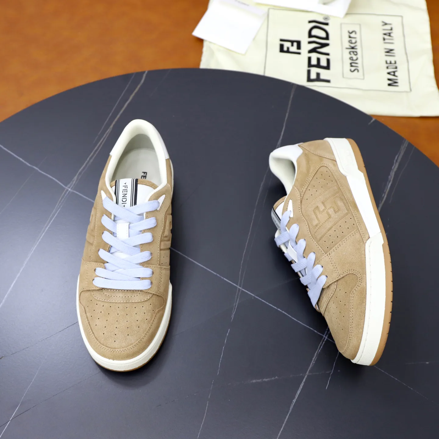 Women's Sneakers FENDI 18516277