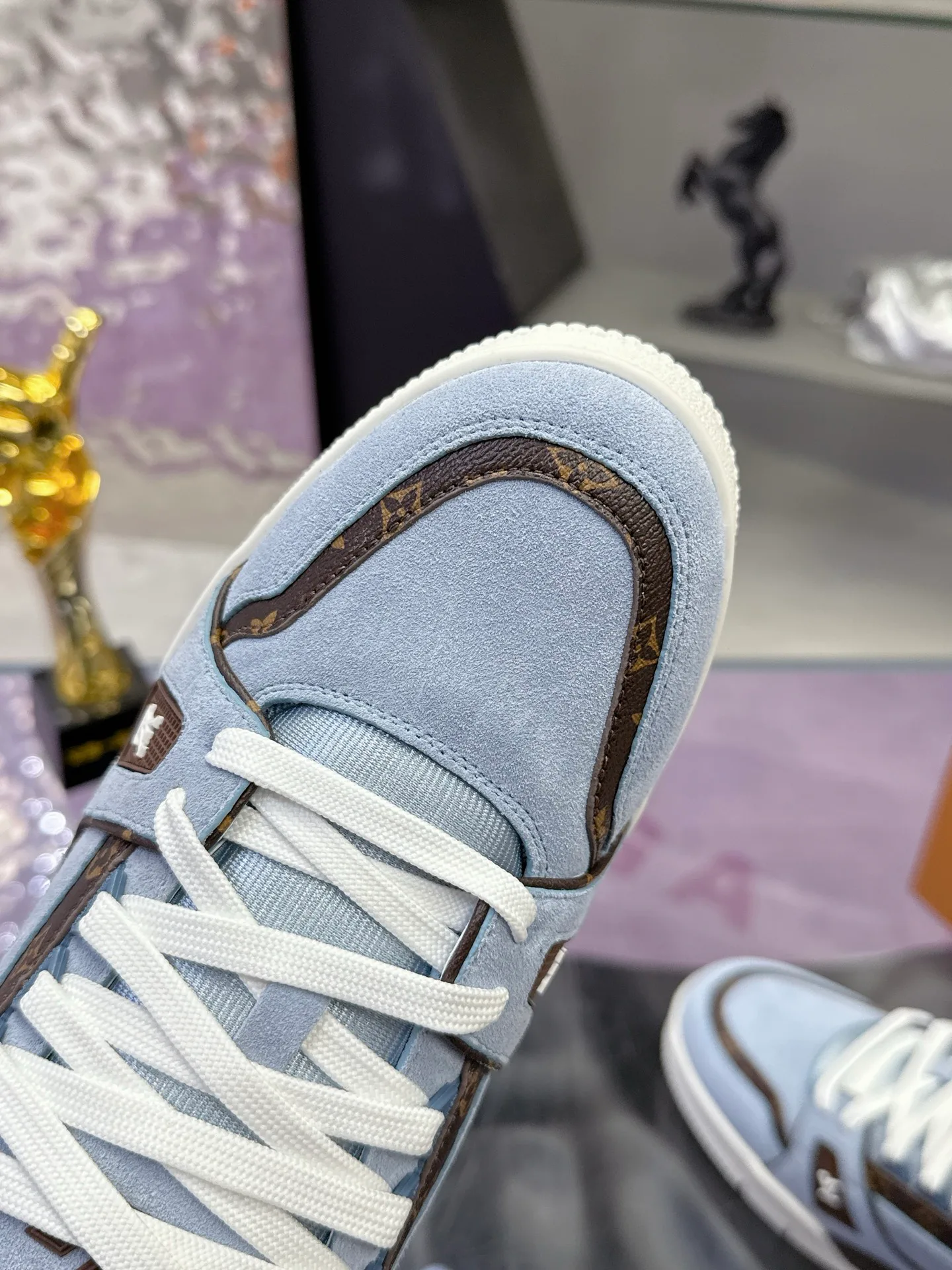 Women's Sneakers LOUIS VUITTON 17530415