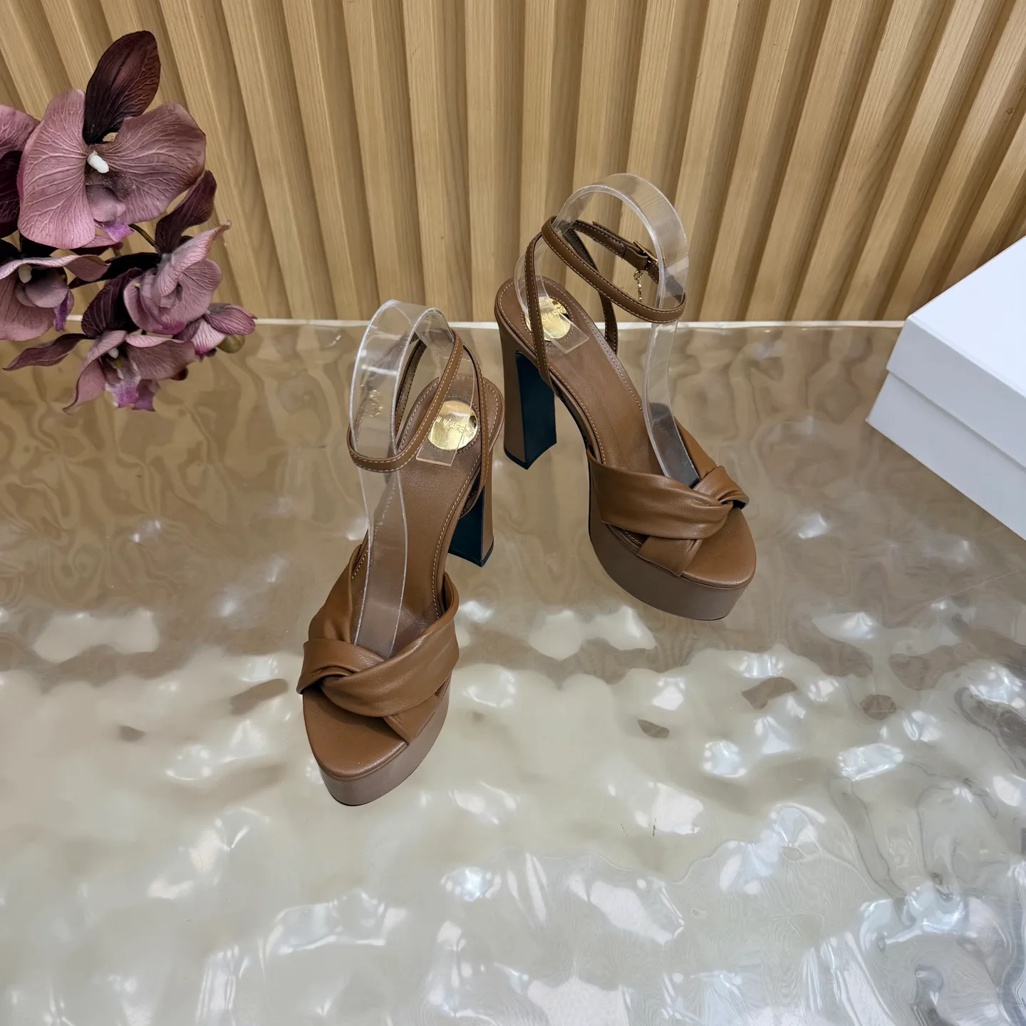 Women's Open-Toe Sandals SAINT LAURENT 18235638