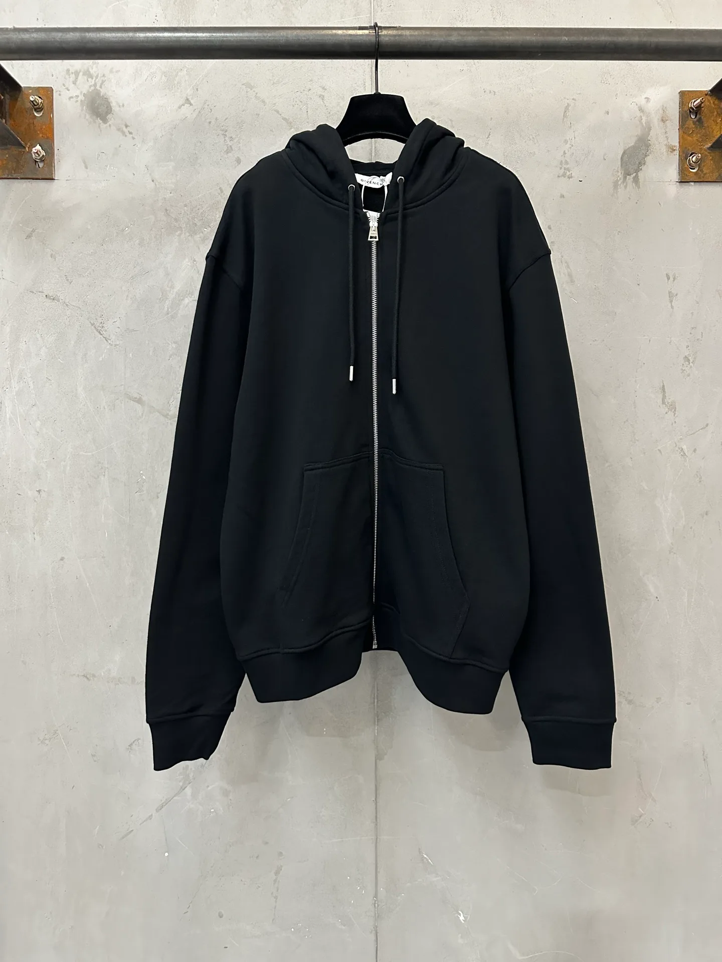 Men's Sweatshirts And Hoodies GIVENCHY 18179307