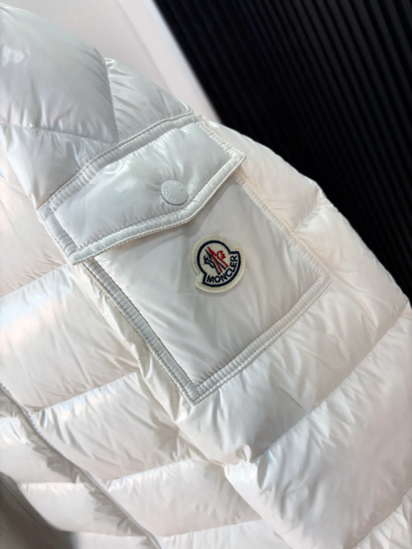 Women's Jackets And Down Jackets MONCLER 18228820