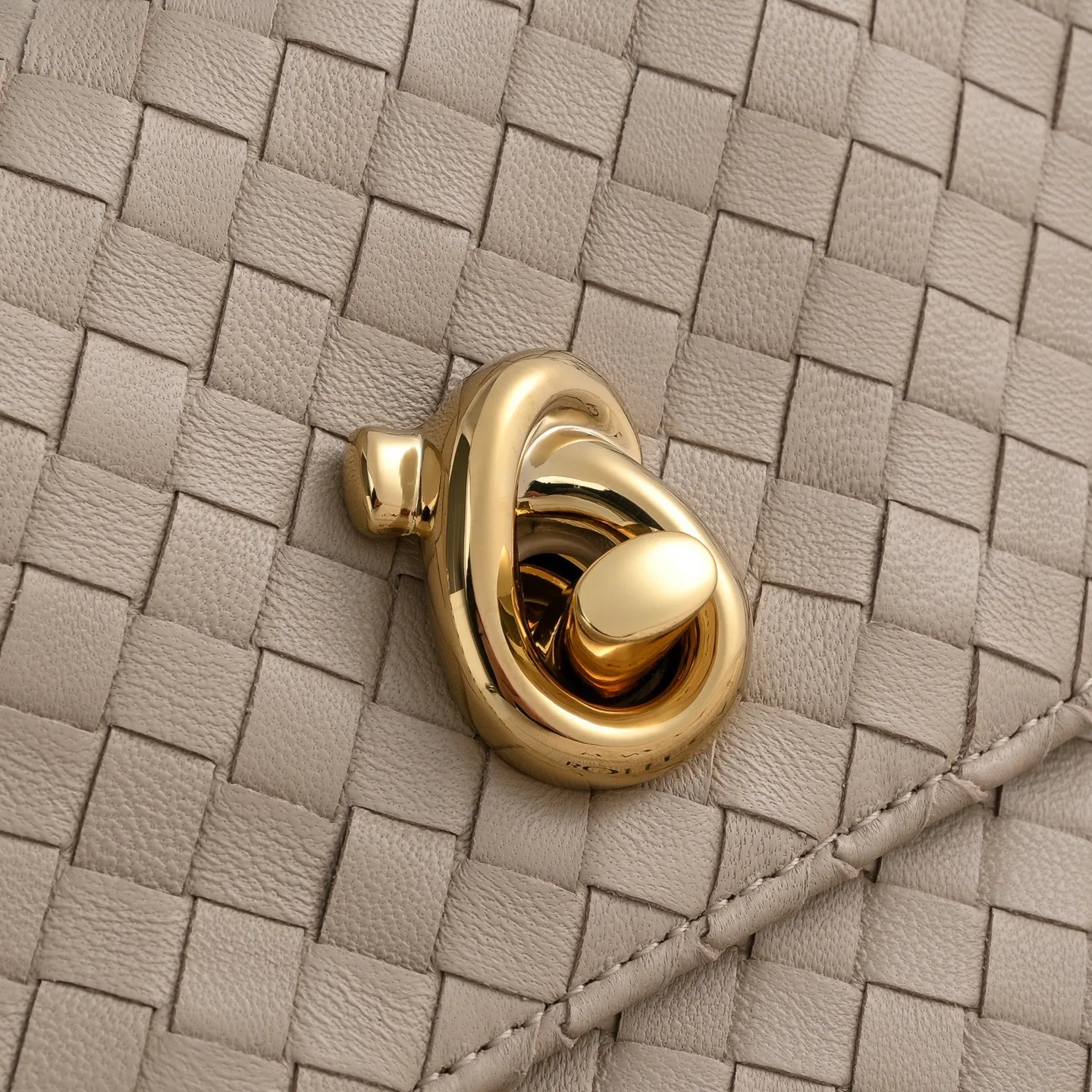 Классические Сумки Женские Bottega Veneta 18566433