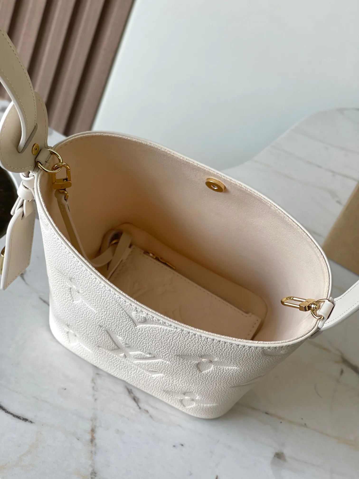 Women's Classic Handbags LOUIS VUITTON 18275500