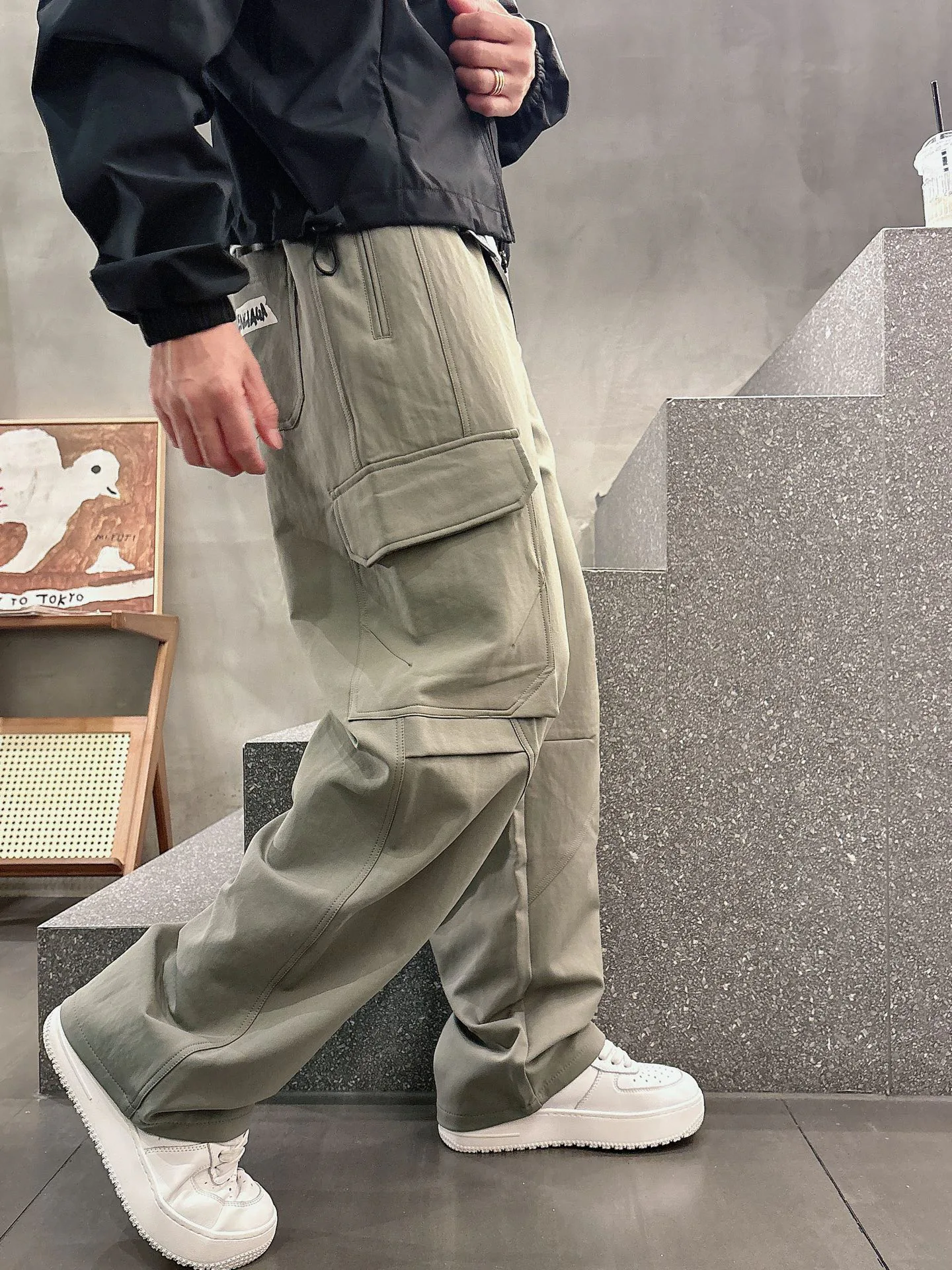 Men's Trousers BALENCIAGA 18340446