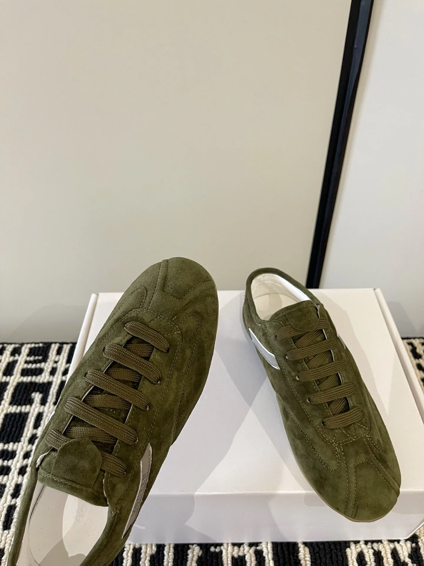 Women's Sneakers ALEXANDER MCQUEEN 18386247