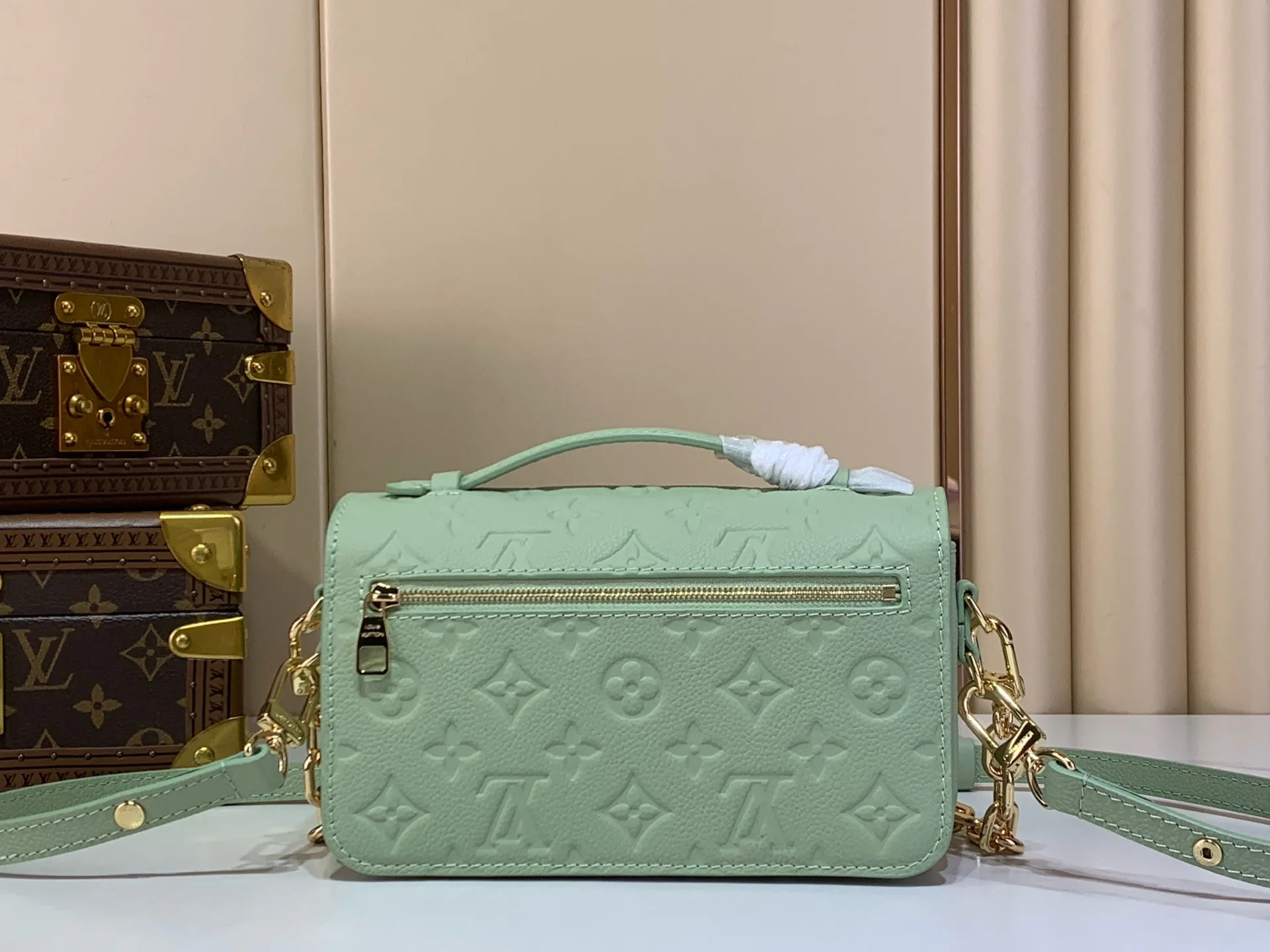 Women's Classic Handbags LOUIS VUITTON 17674136