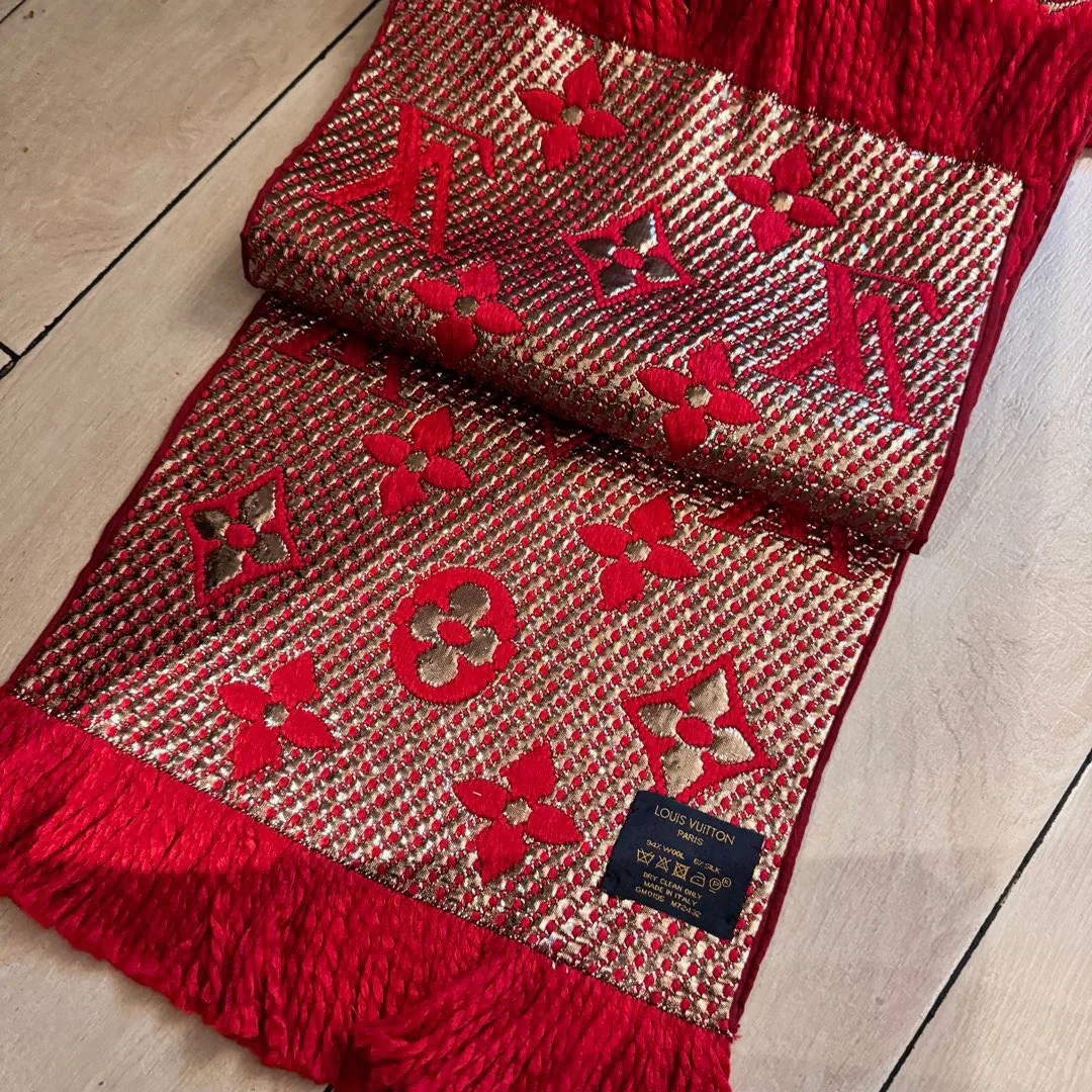 Scarves LOUIS VUITTON 18002697