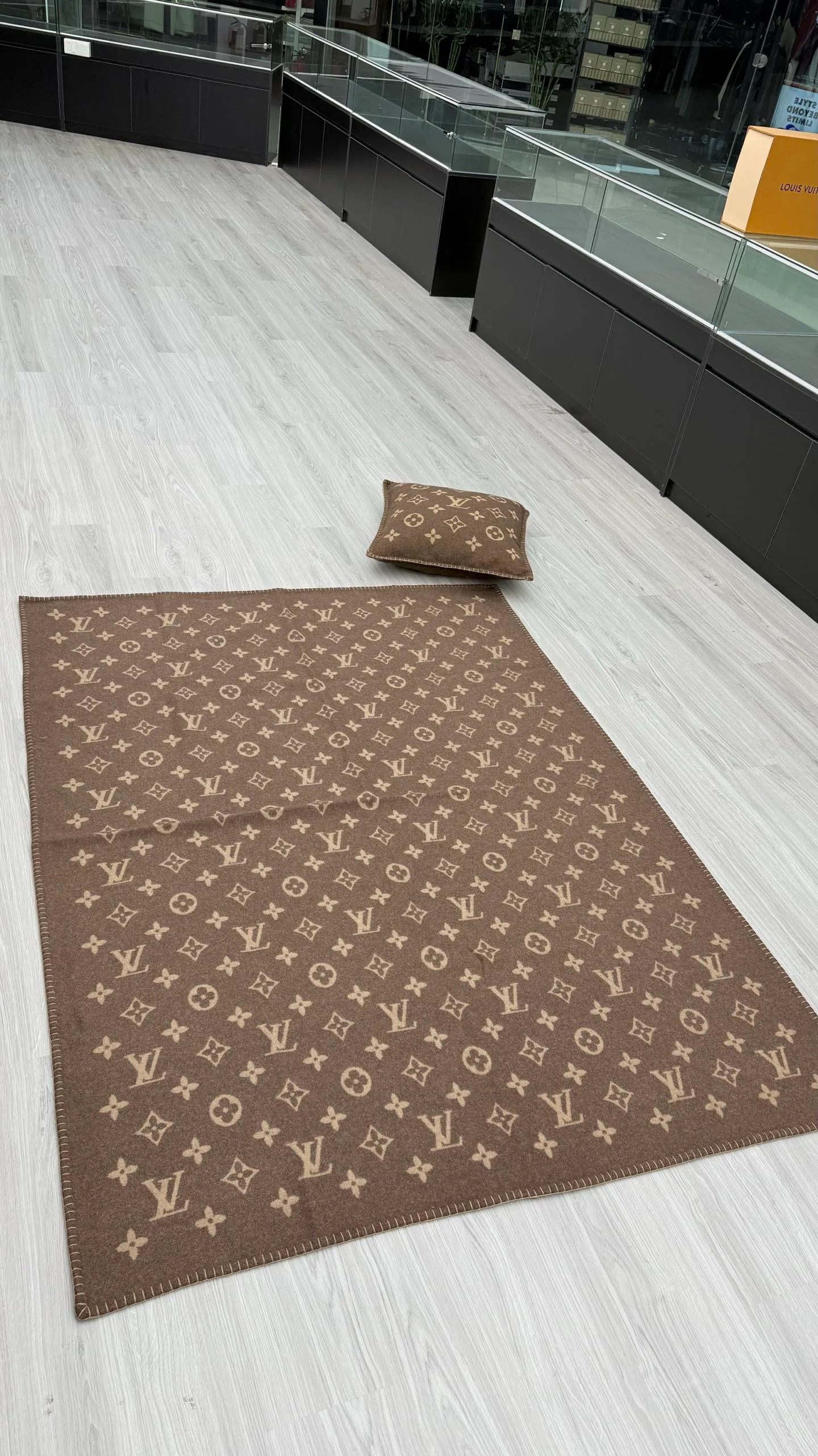 Textiles LOUIS VUITTON 18002645