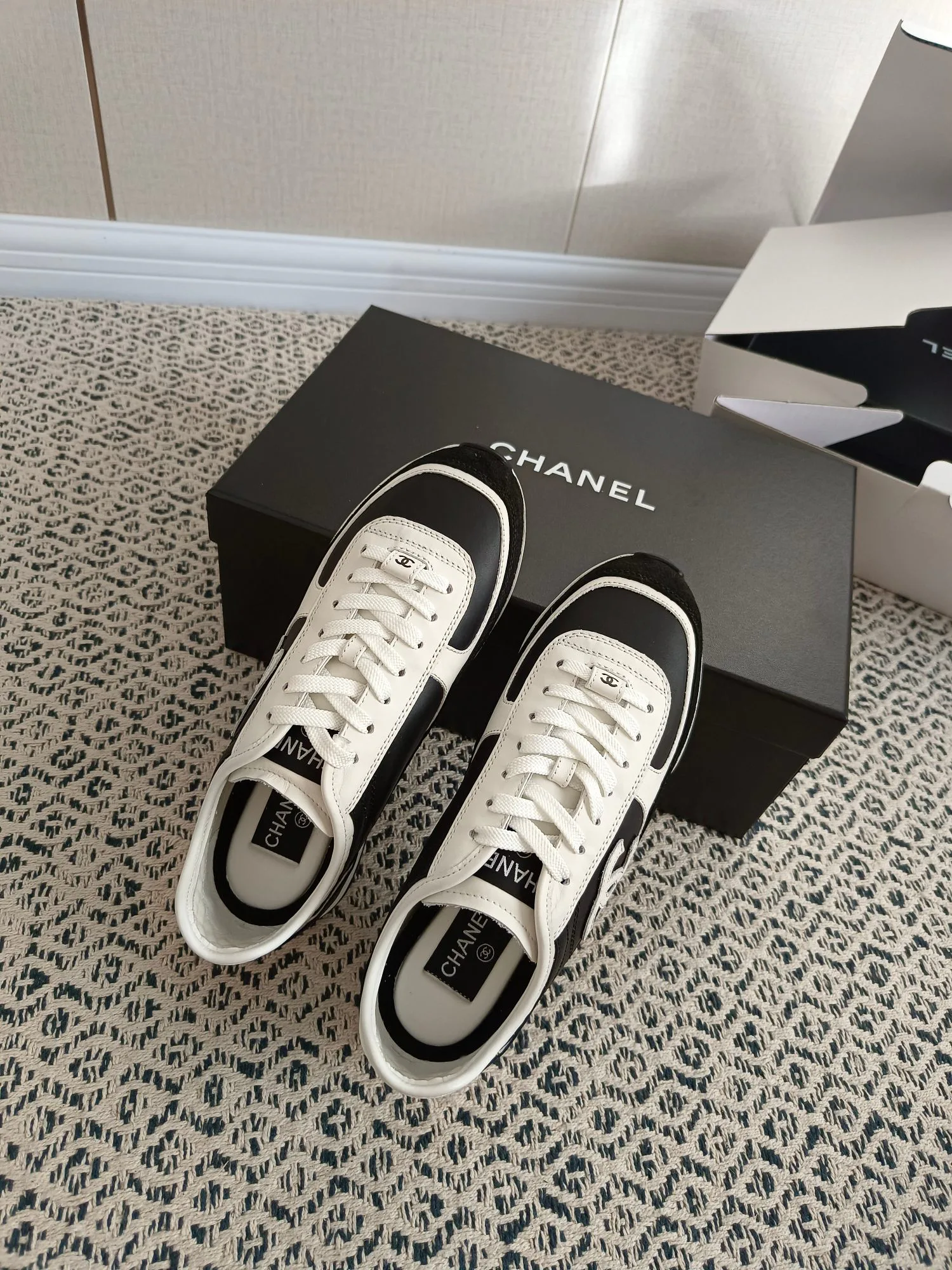 Women's Sneakers CHANEL 18274005
