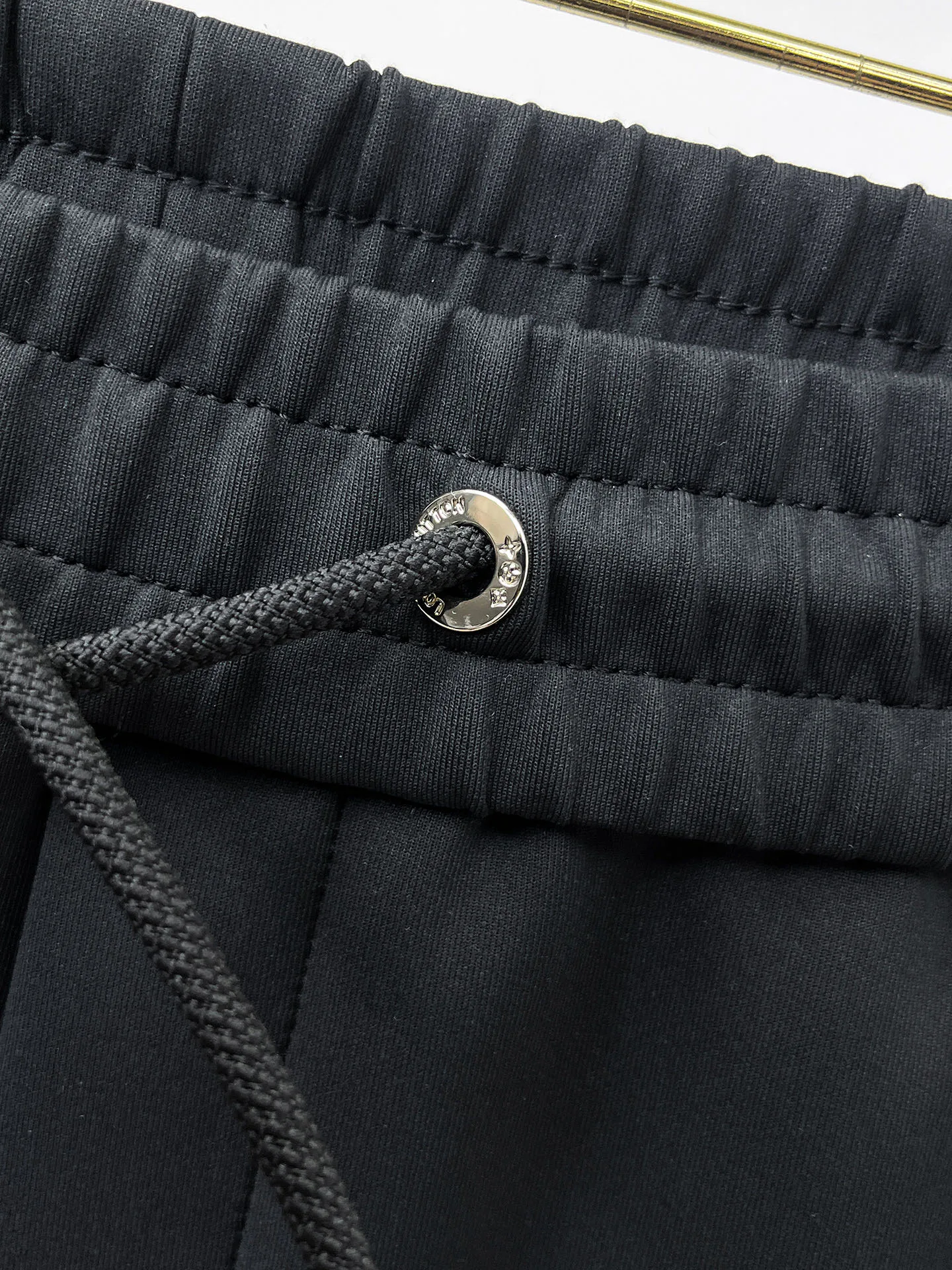 Men's Trousers LOUIS VUITTON 18399333