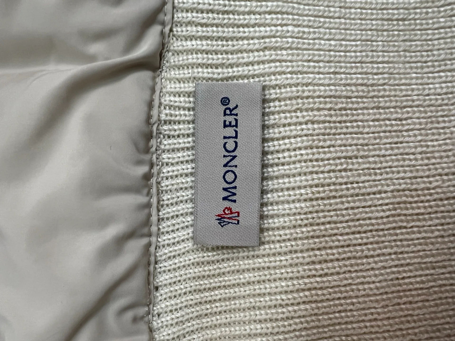Куртки И Пуховики Женские Moncler 18599836