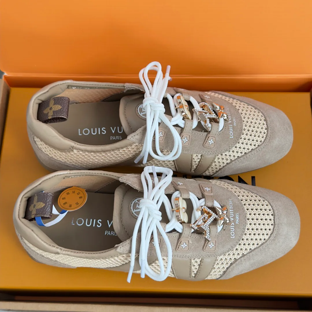 Women's Sneakers LOUIS VUITTON 17950618