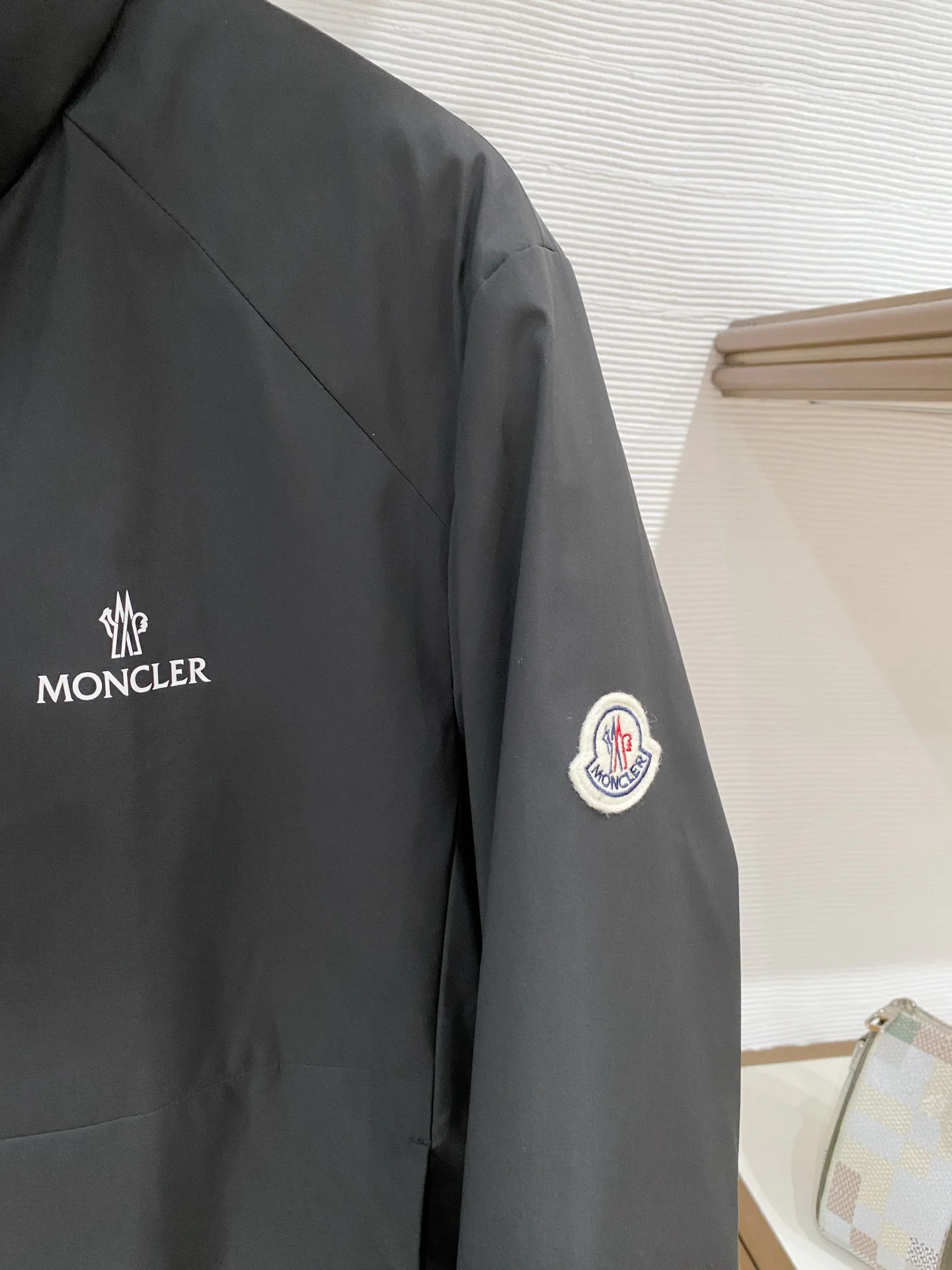 Men's Jackets And Down Jackets MONCLER 18374657