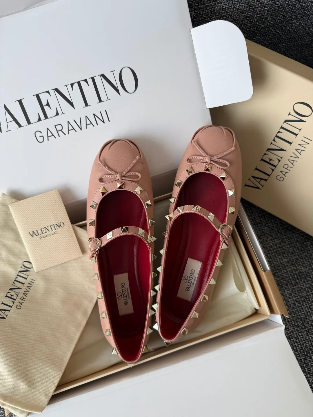 Women's Ballet Flats VALENTINO 18243752