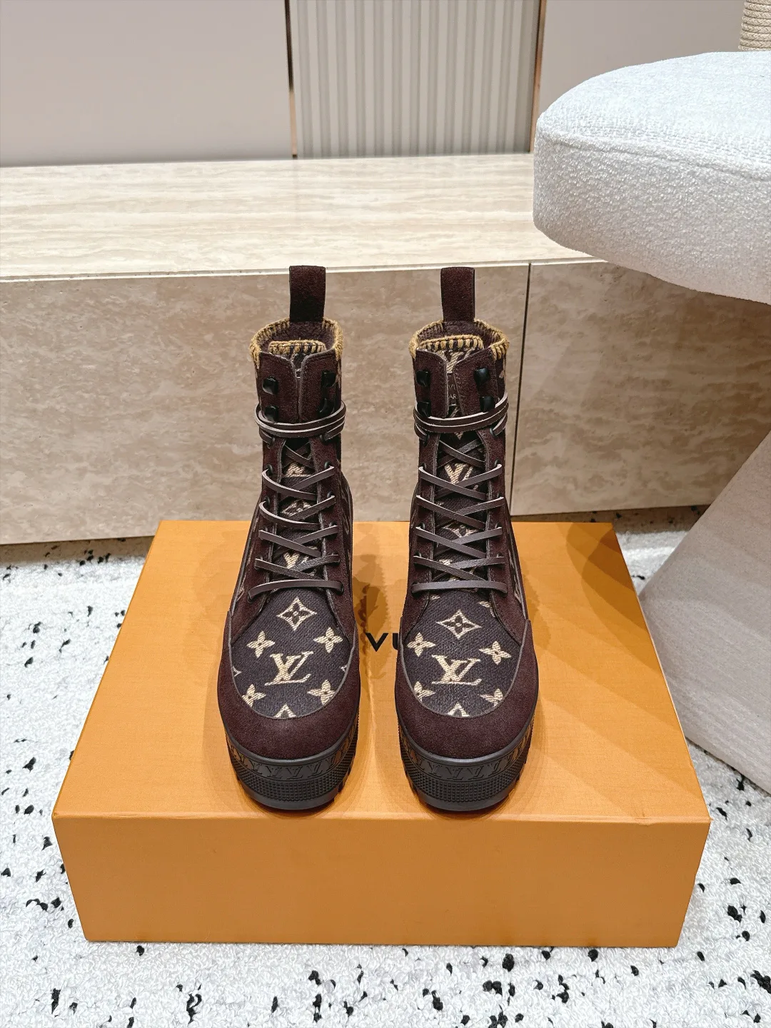 Women's Ankle Boots LOUIS VUITTON 18498036