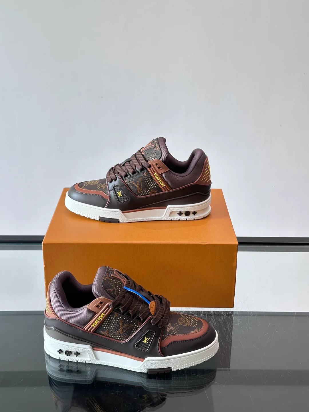 Women's Sneakers LOUIS VUITTON 17349546