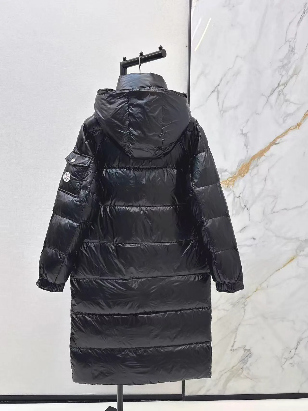 Women's Jackets And Down Jackets MONCLER 18188640